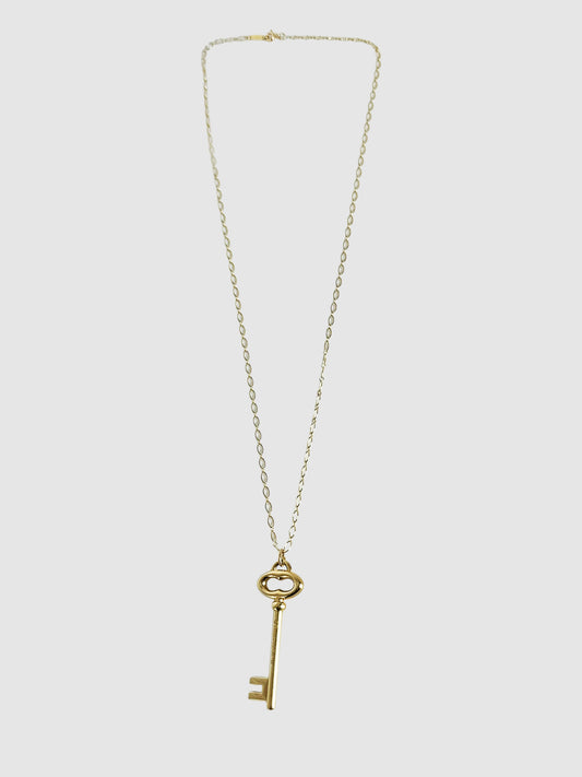 18K Oval Key Pendant Chain Necklace