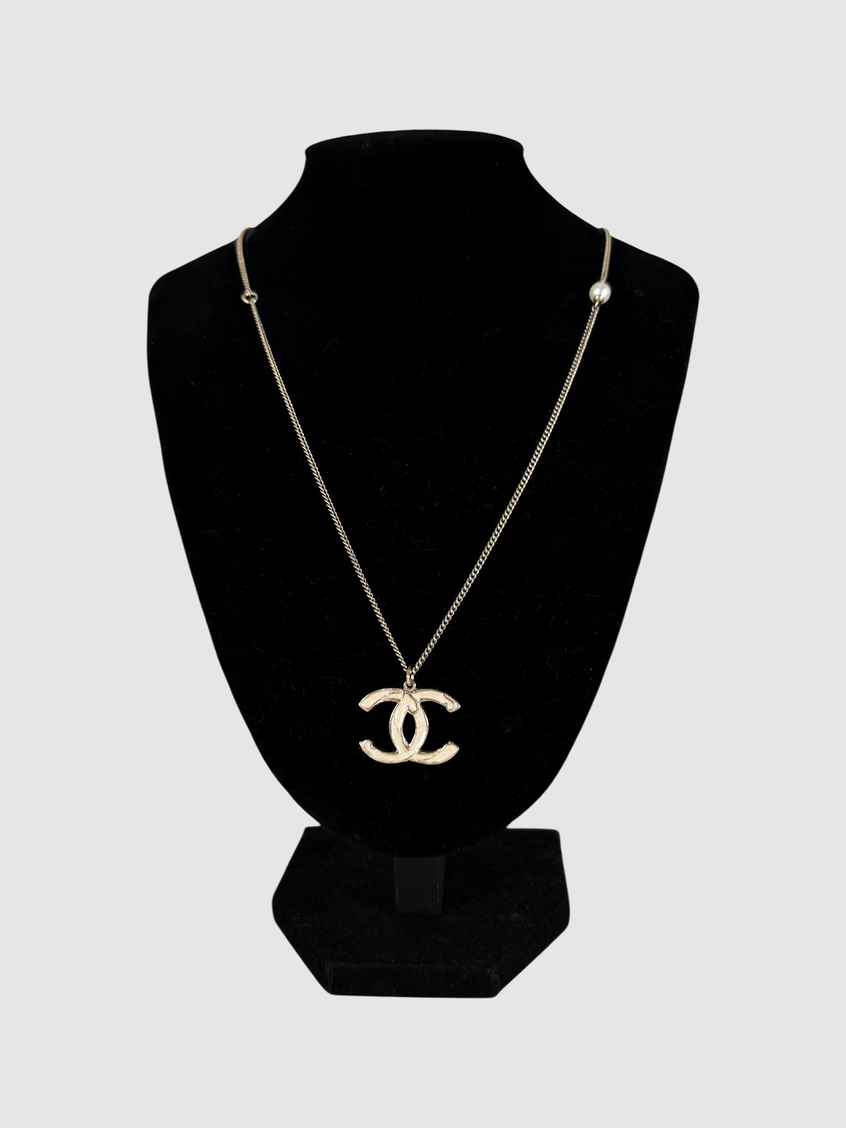 2010 Pearlescent CC Necklace