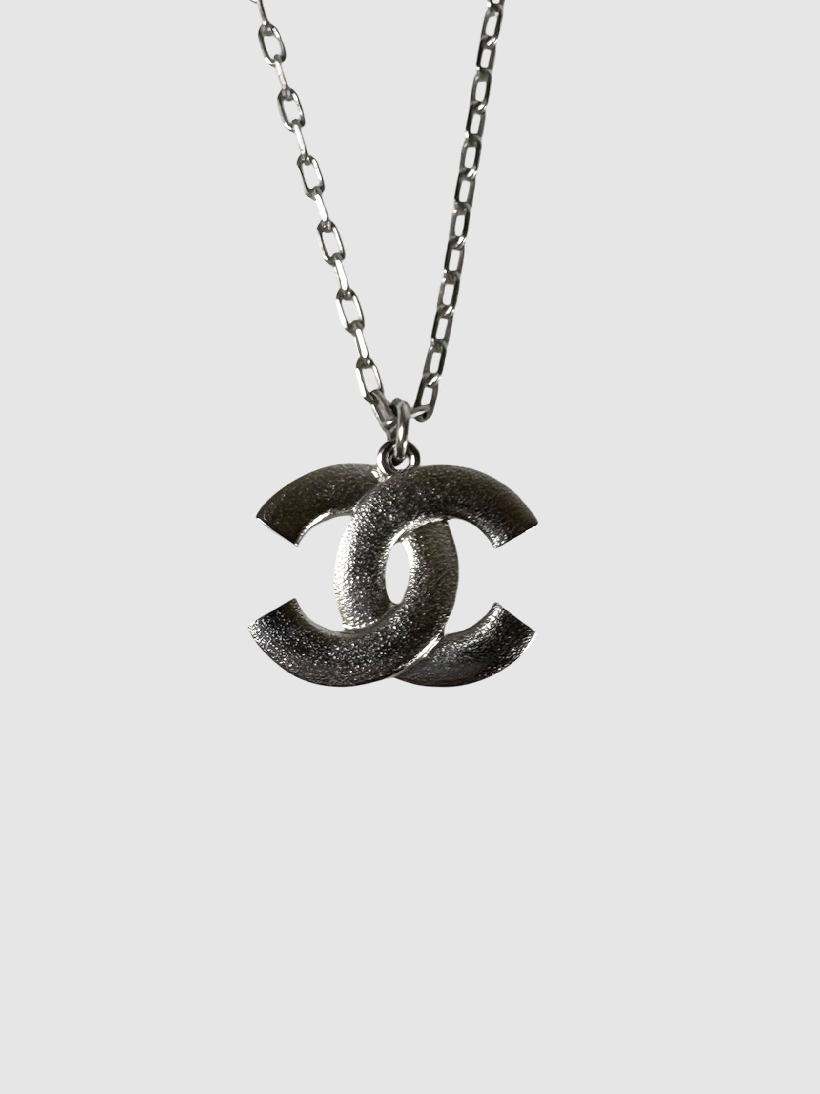 2018 Pearl Crystal CC Necklace