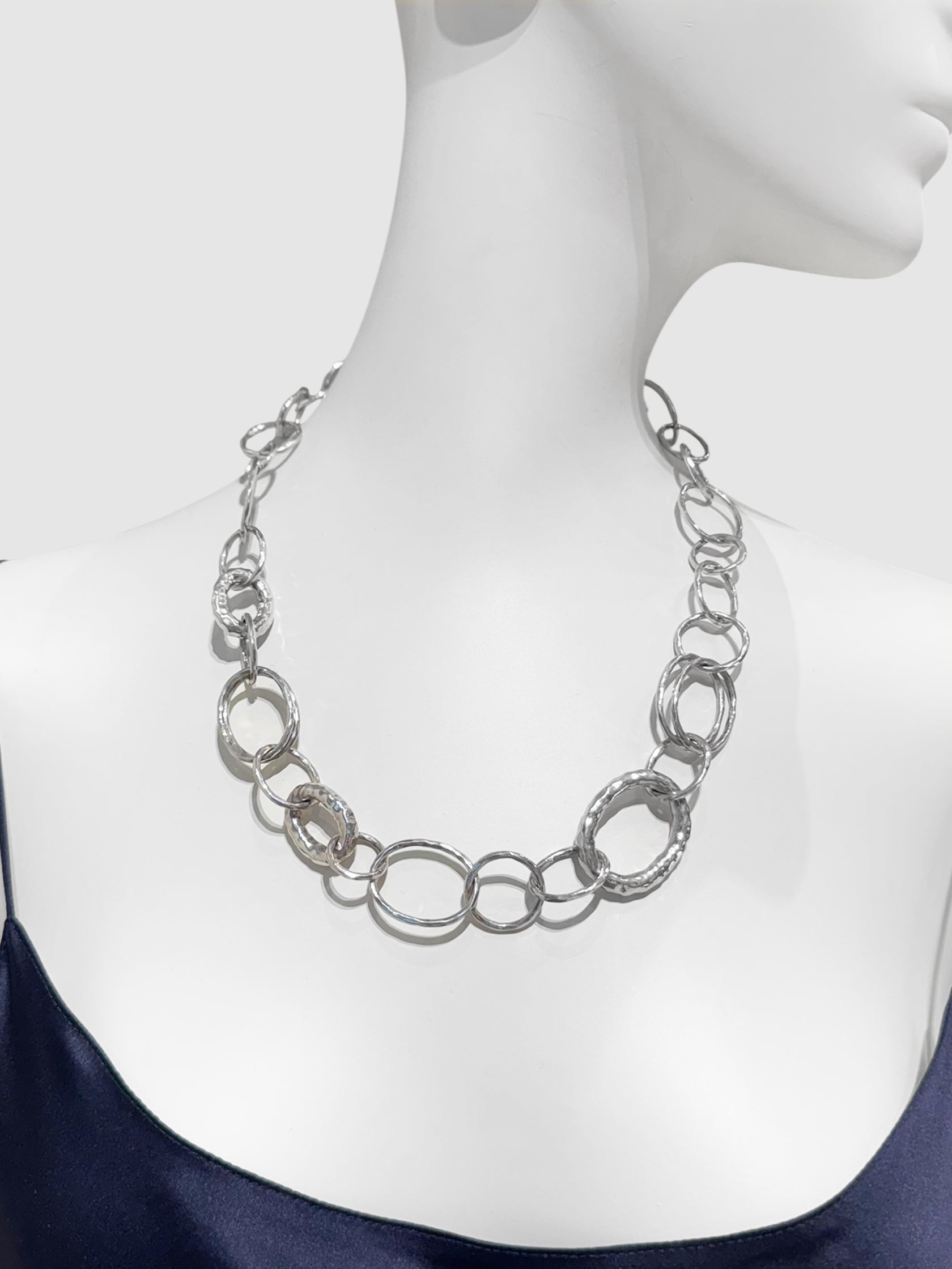 Classico Hammered Necklace