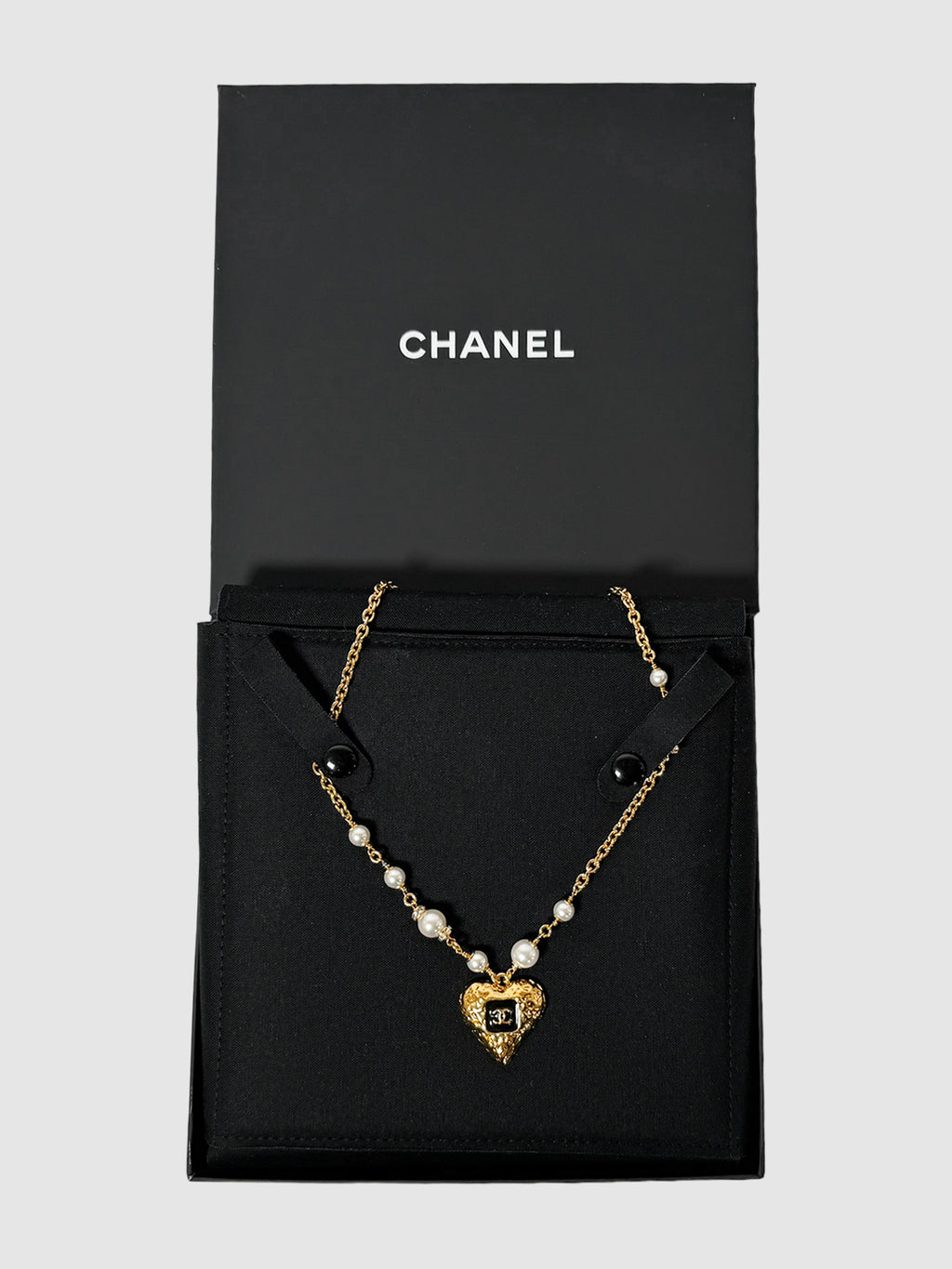 Chanel Gold-Plated CC Heart Pendant Necklace Vintage Trendy Consignment Secondhand Luxury