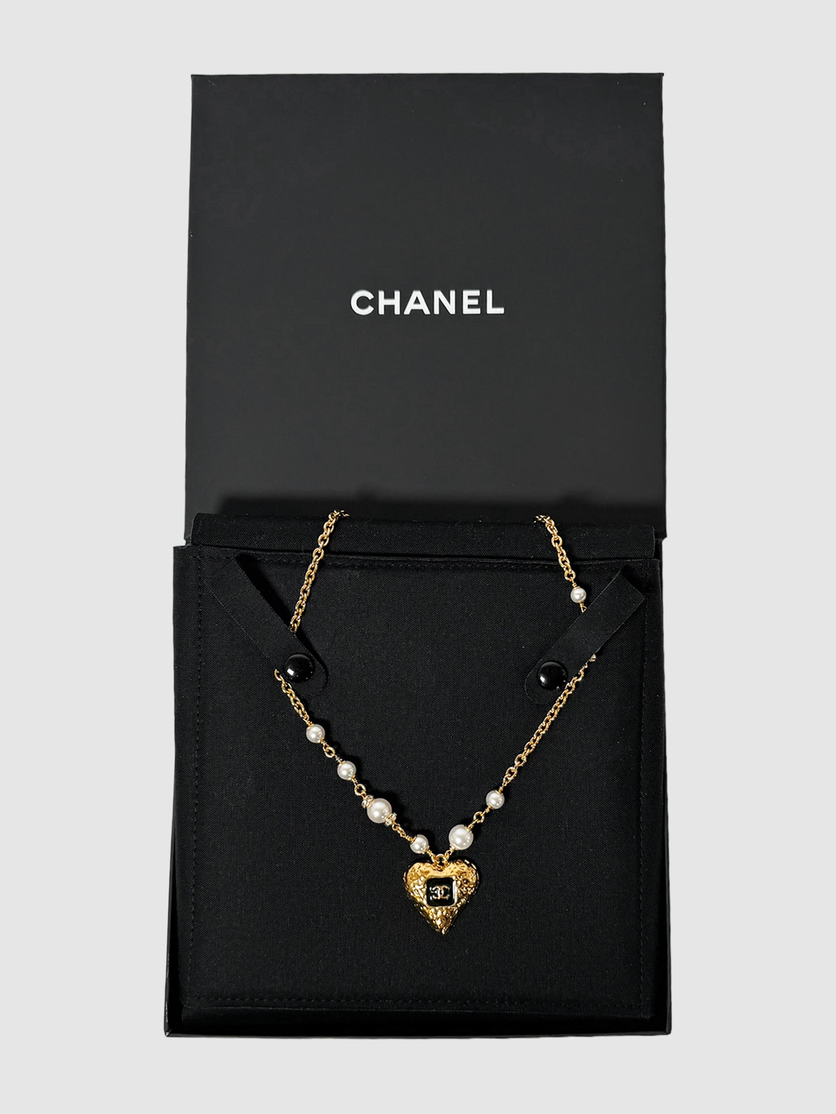Chanel Gold-Plated CC Heart Pendant Necklace Vintage Trendy Consignment Secondhand Luxury