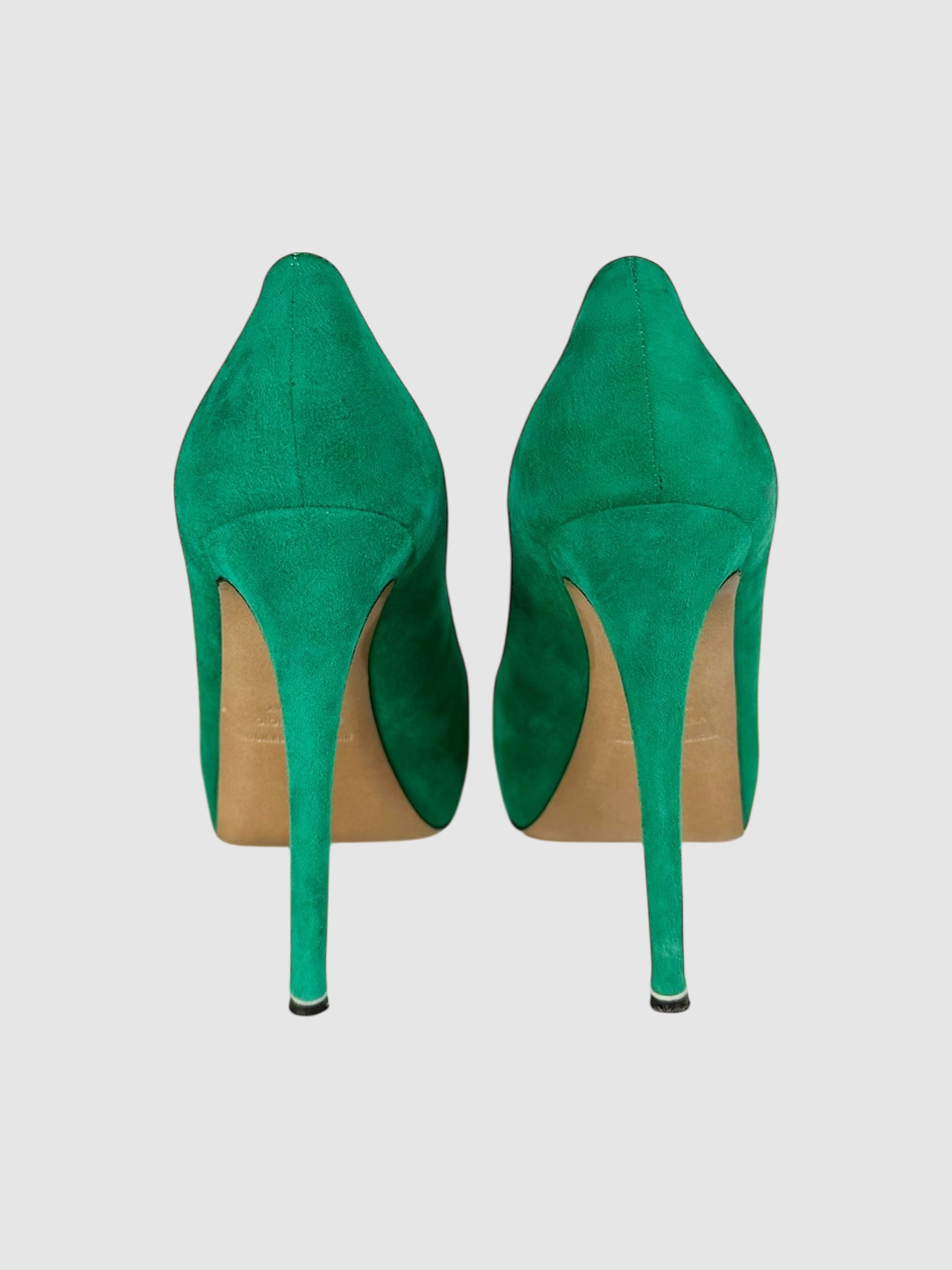 Suede Pumps