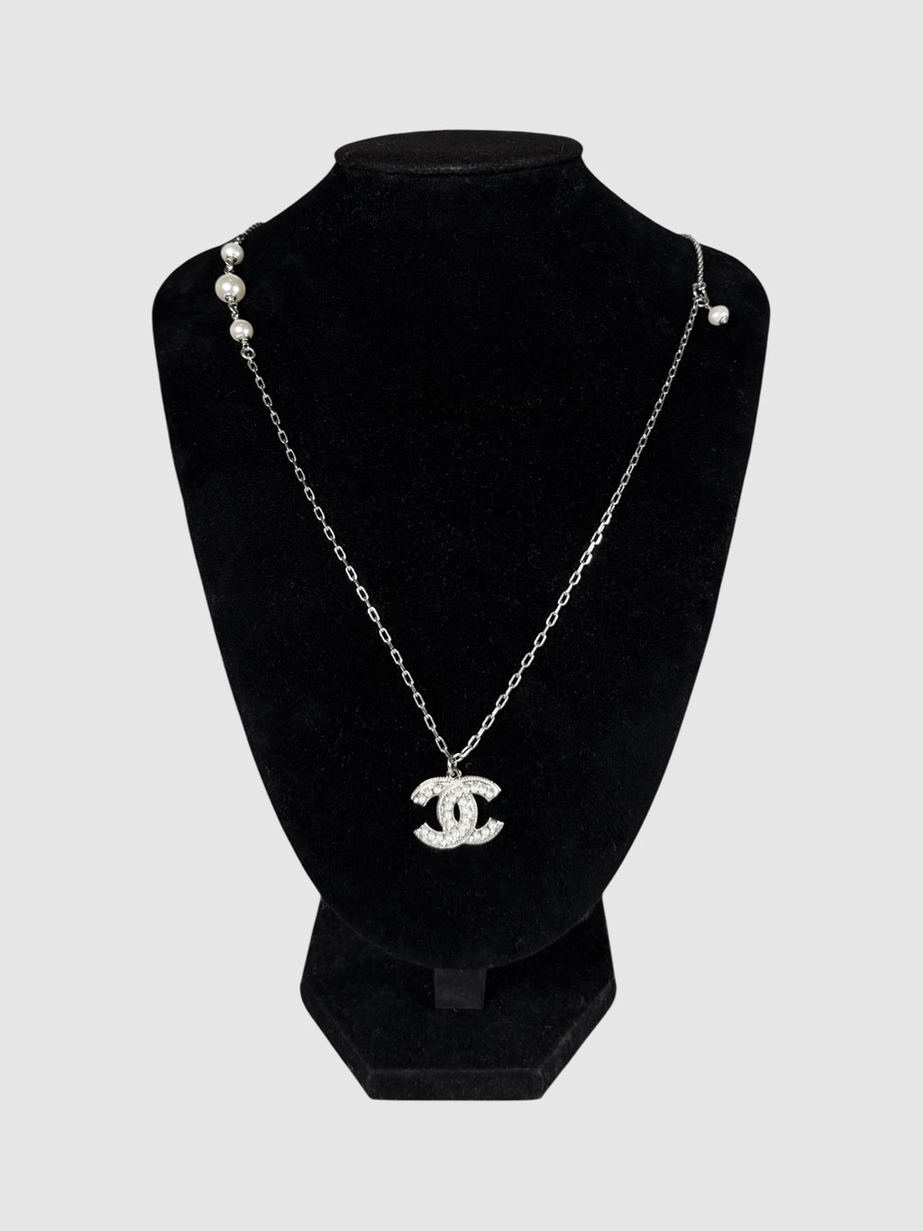 2018 Pearl Crystal CC Necklace