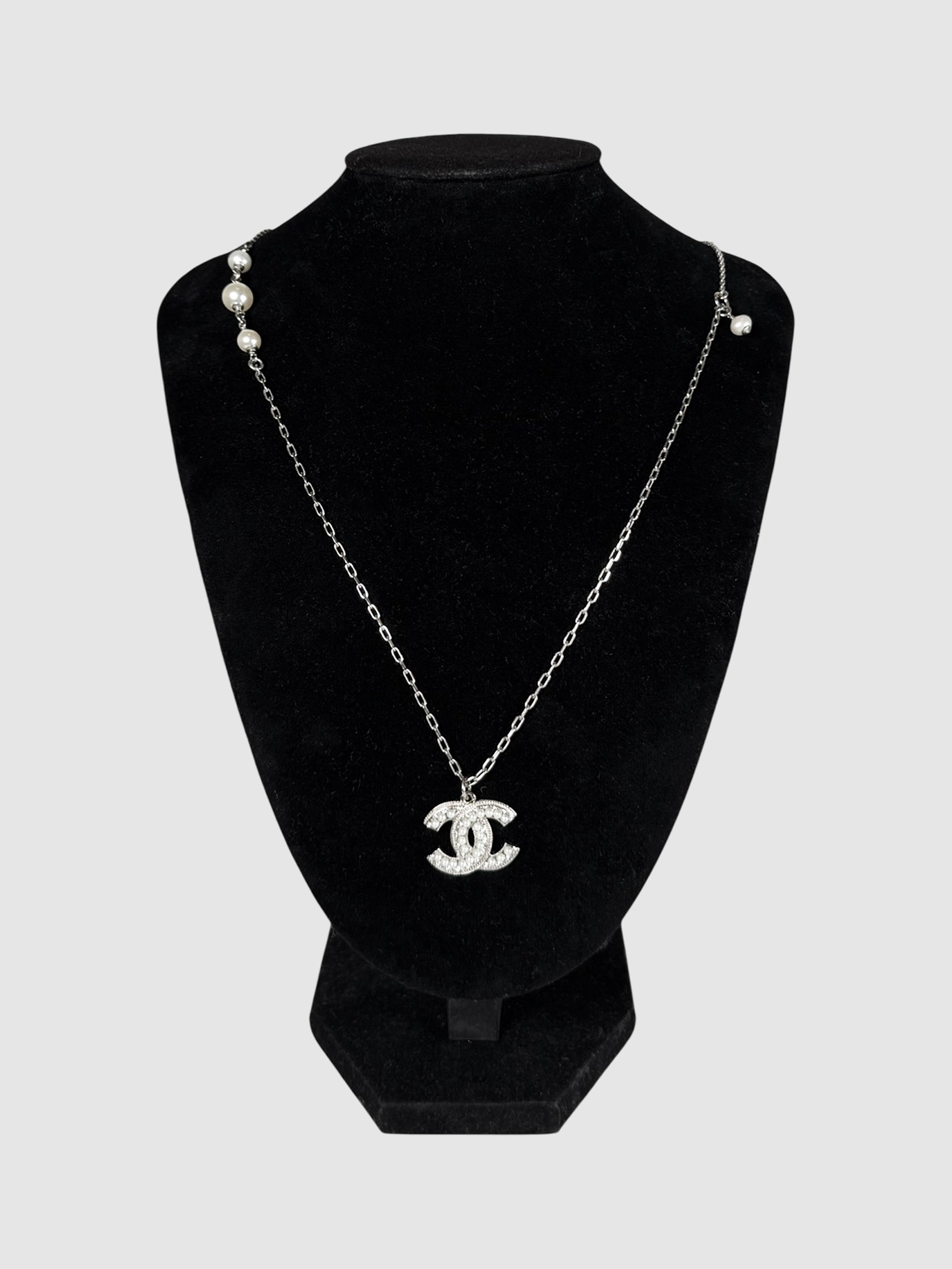 2018 Pearl Crystal CC Necklace