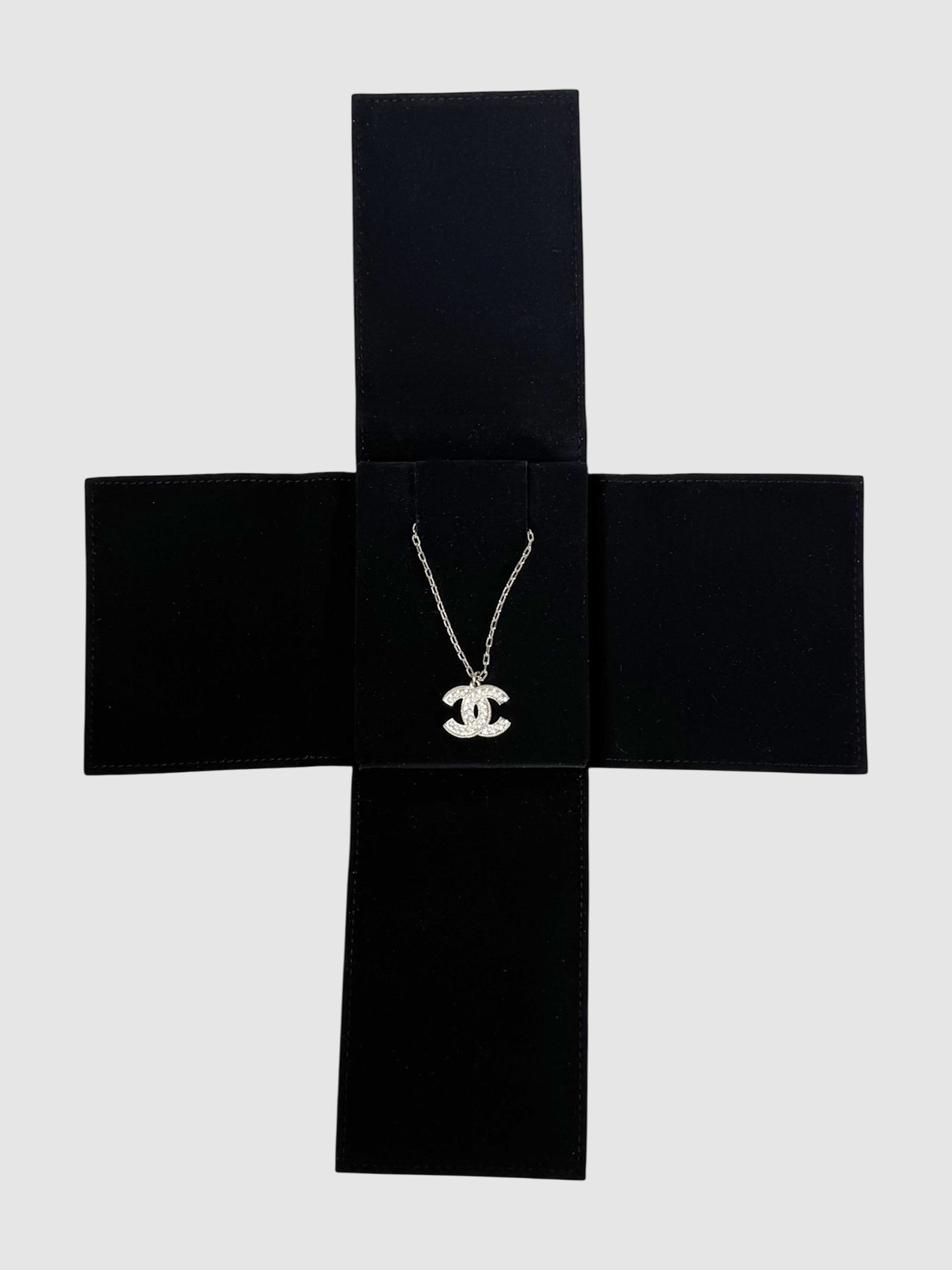 2018 Pearl Crystal CC Necklace