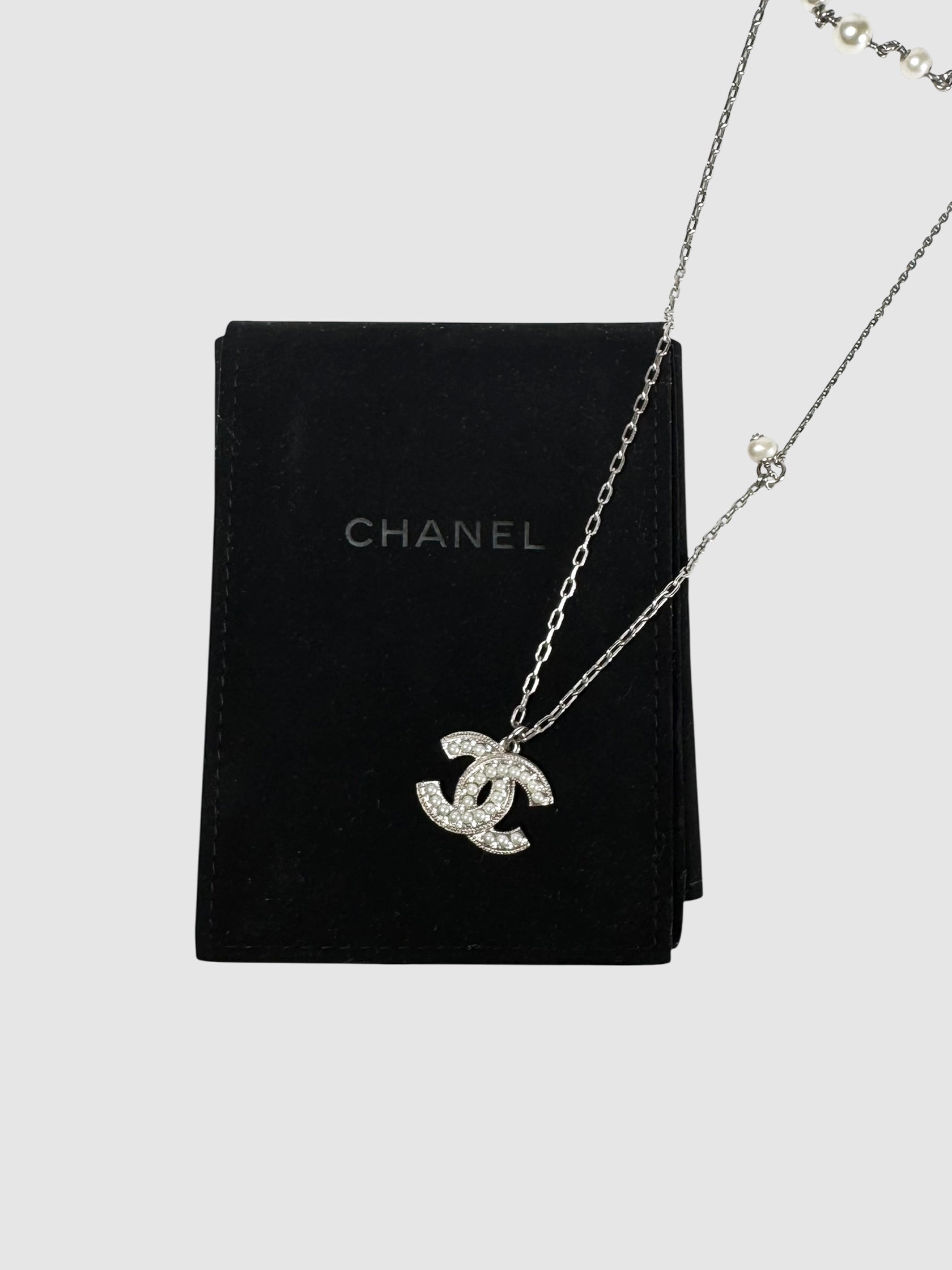 2018 Pearl Crystal CC Necklace
