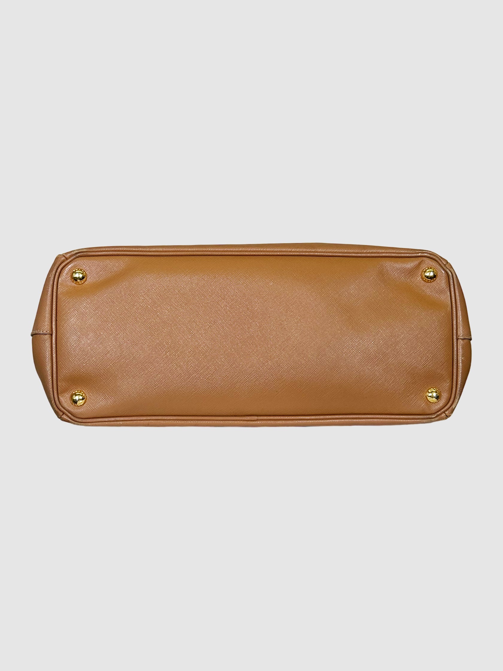 Medium Saffiano Large Double Zip Galleria Tote