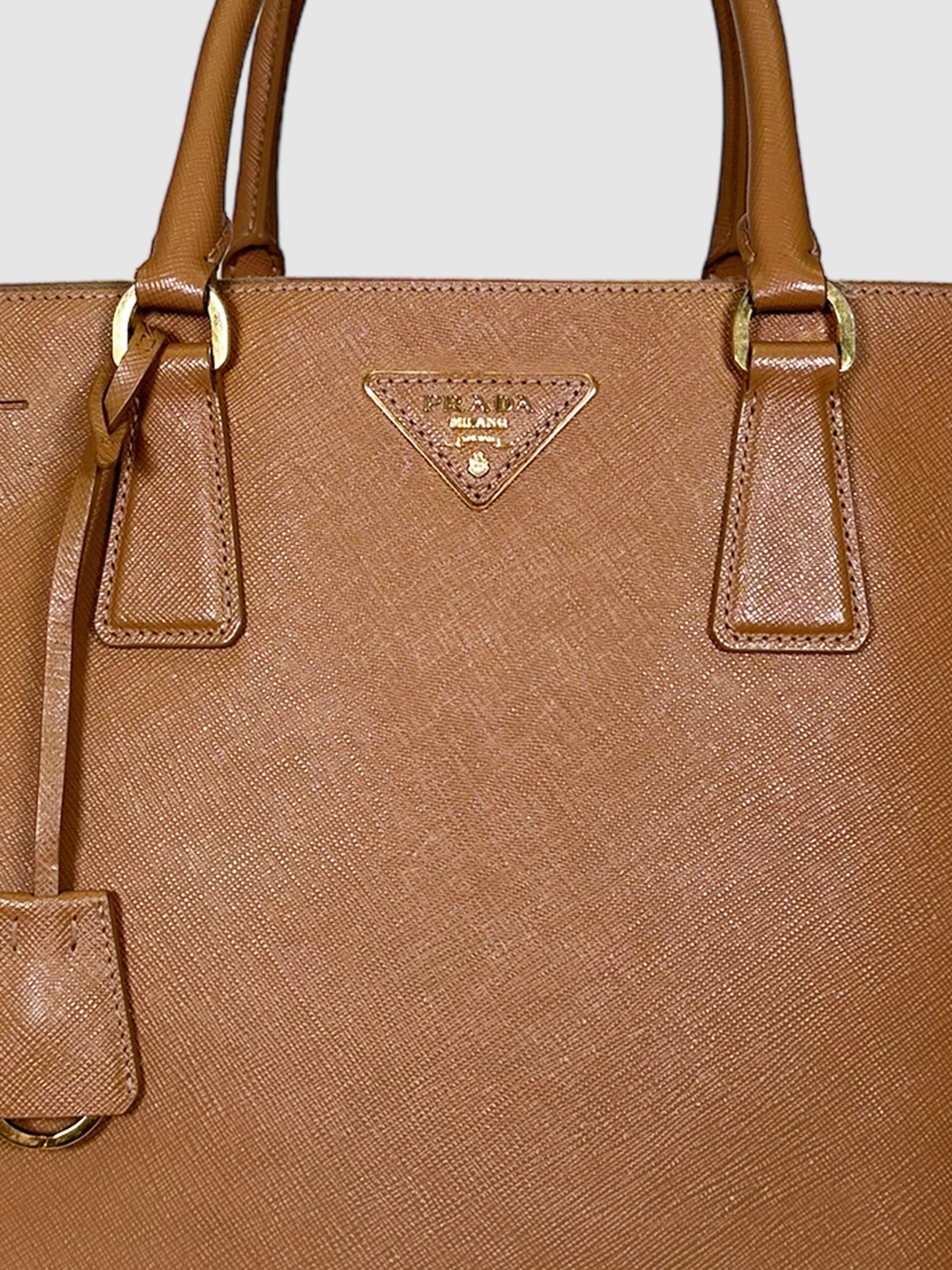 Medium Saffiano Large Double Zip Galleria Tote