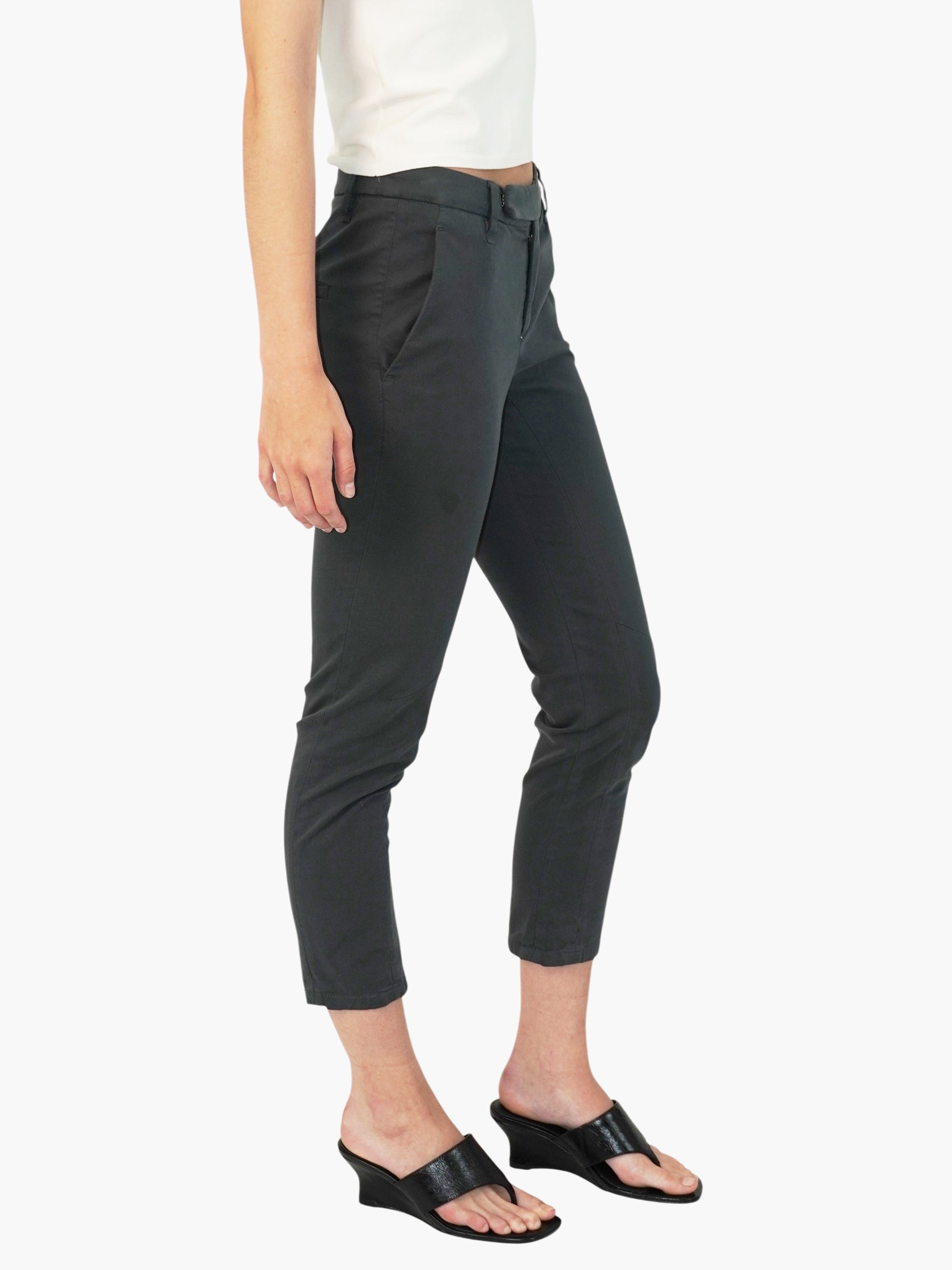 Tapered Capri Pants