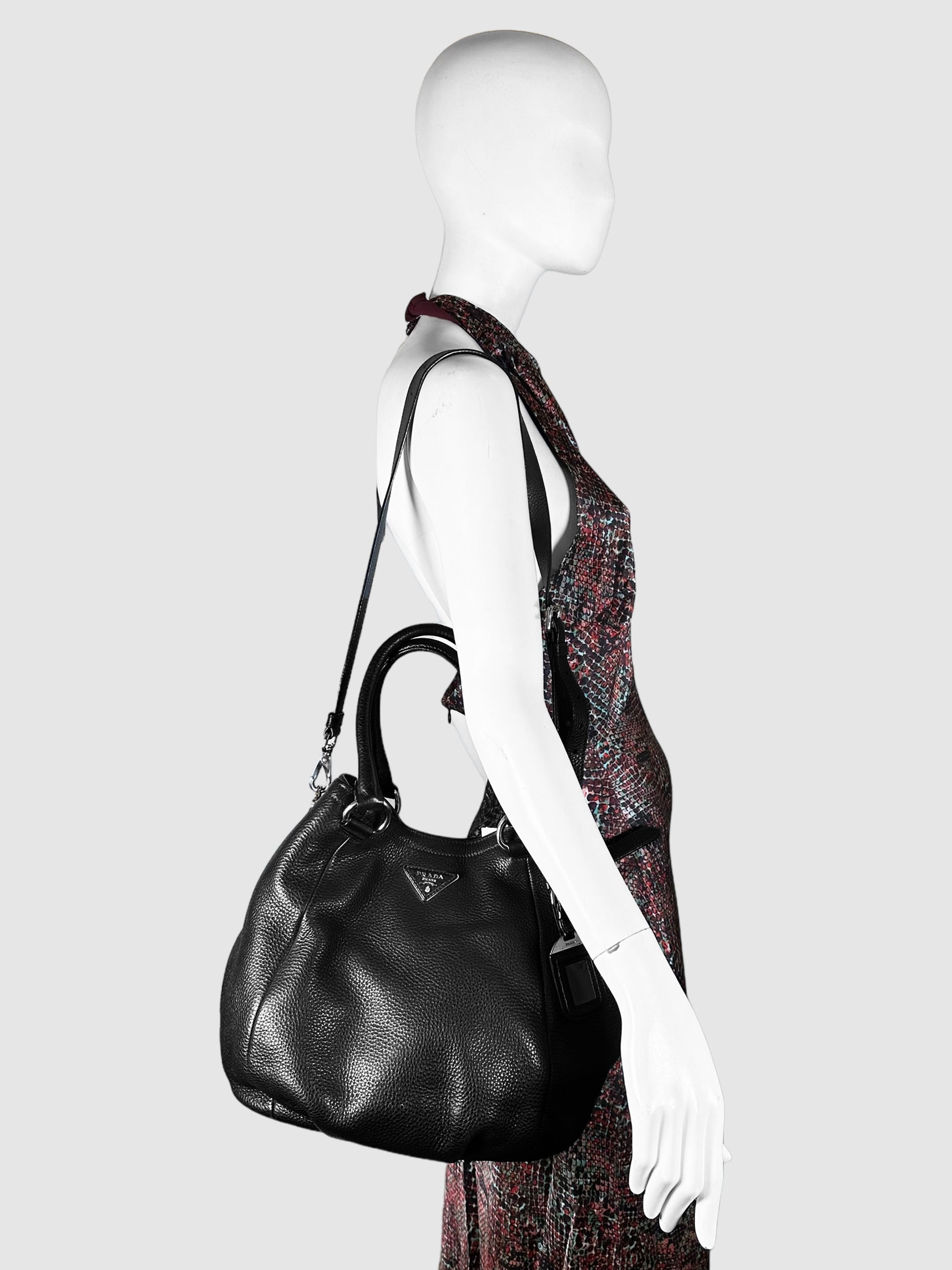 Prada Black Calfskin Leather Vitello Daino Shopping Tote Consignment Secondhand Designer Luxury Resale Toronto Trendy