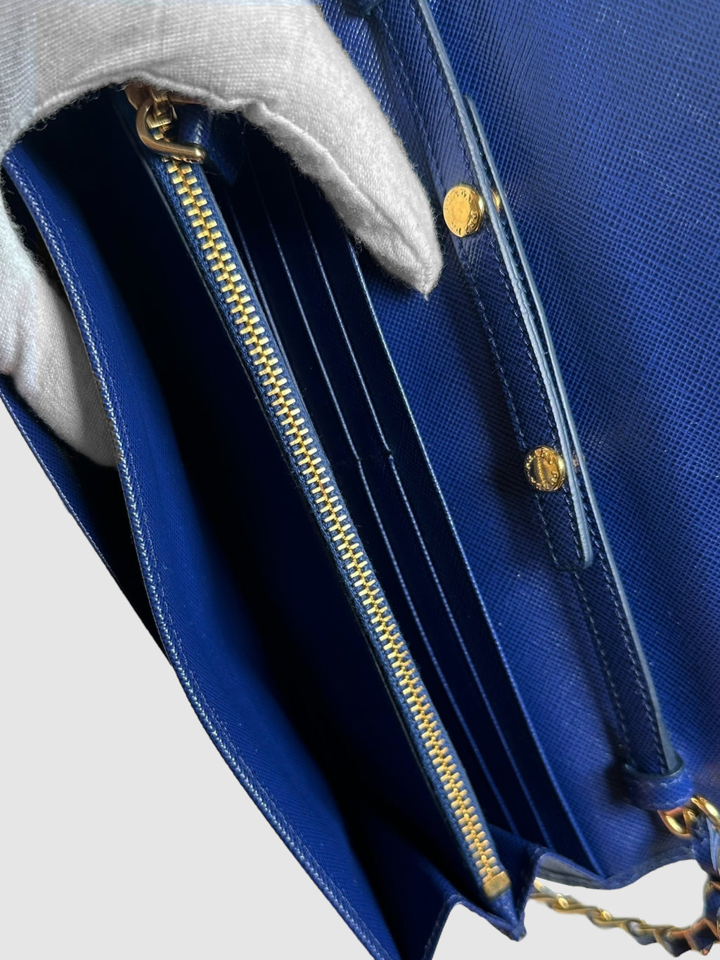 Saffiano Metal Wallet on Chain