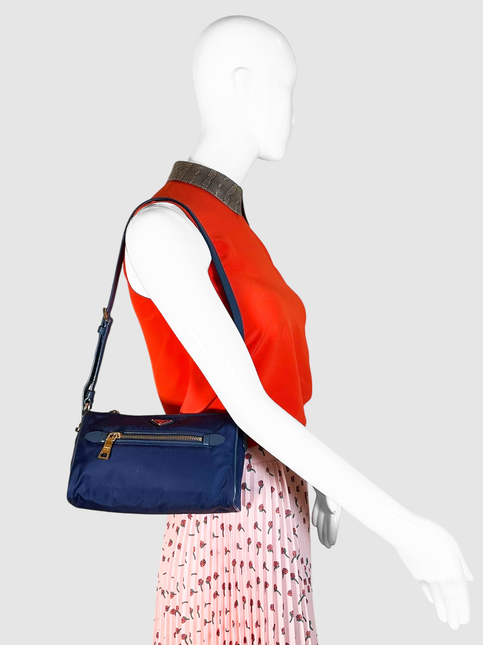 Tessuto Shoulder Bag
