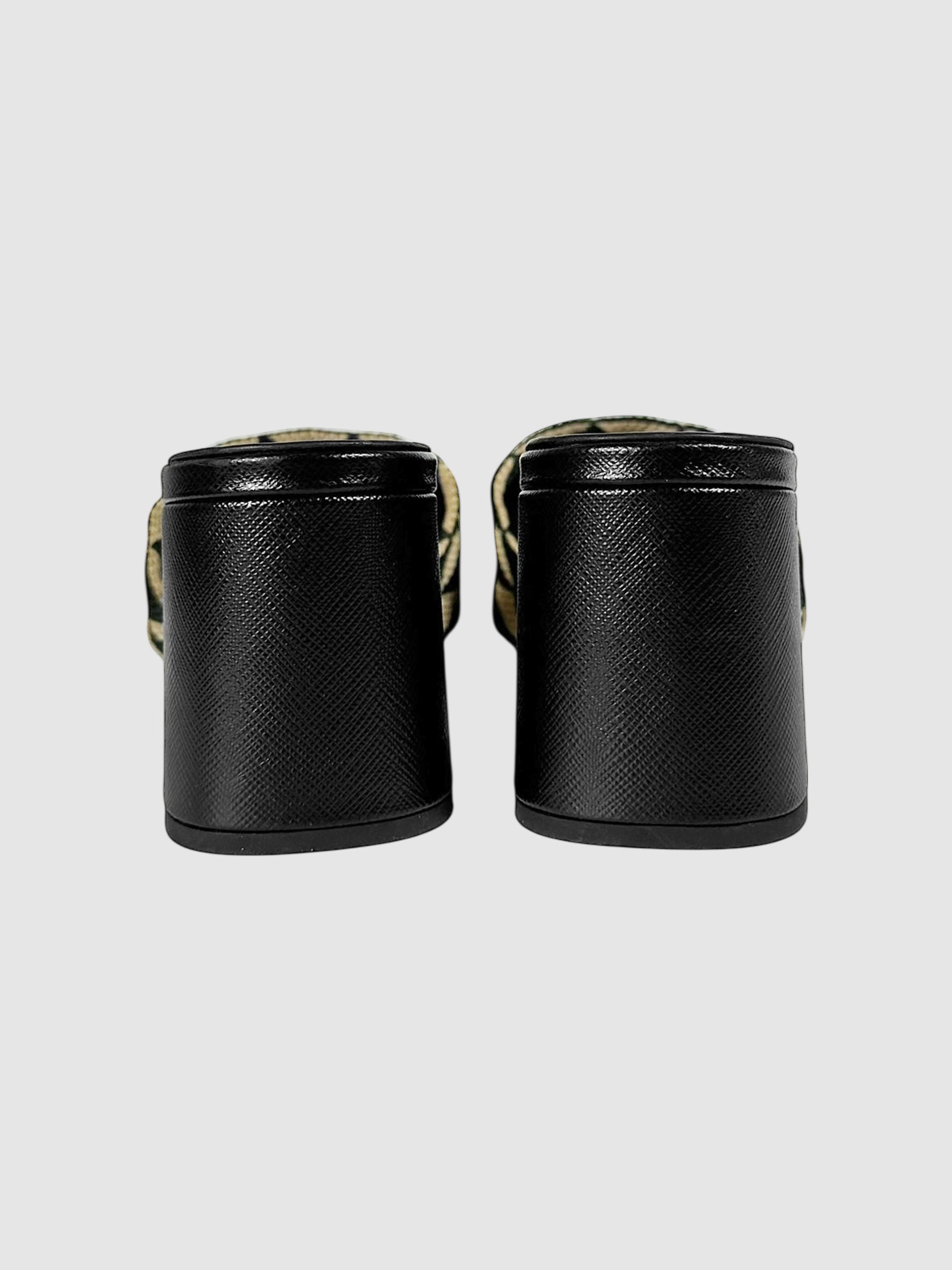 Triangle Patterned Pumps