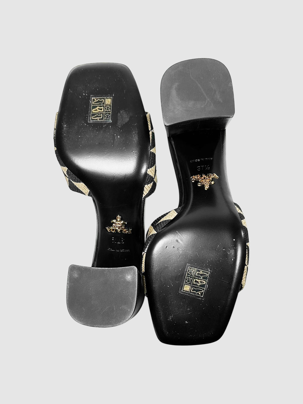 Triangle Patterned Pumps