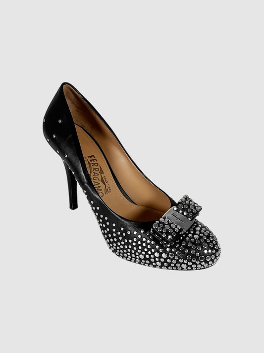 Studded Sina Louvre Vara Bow Pumps - Size 8.5