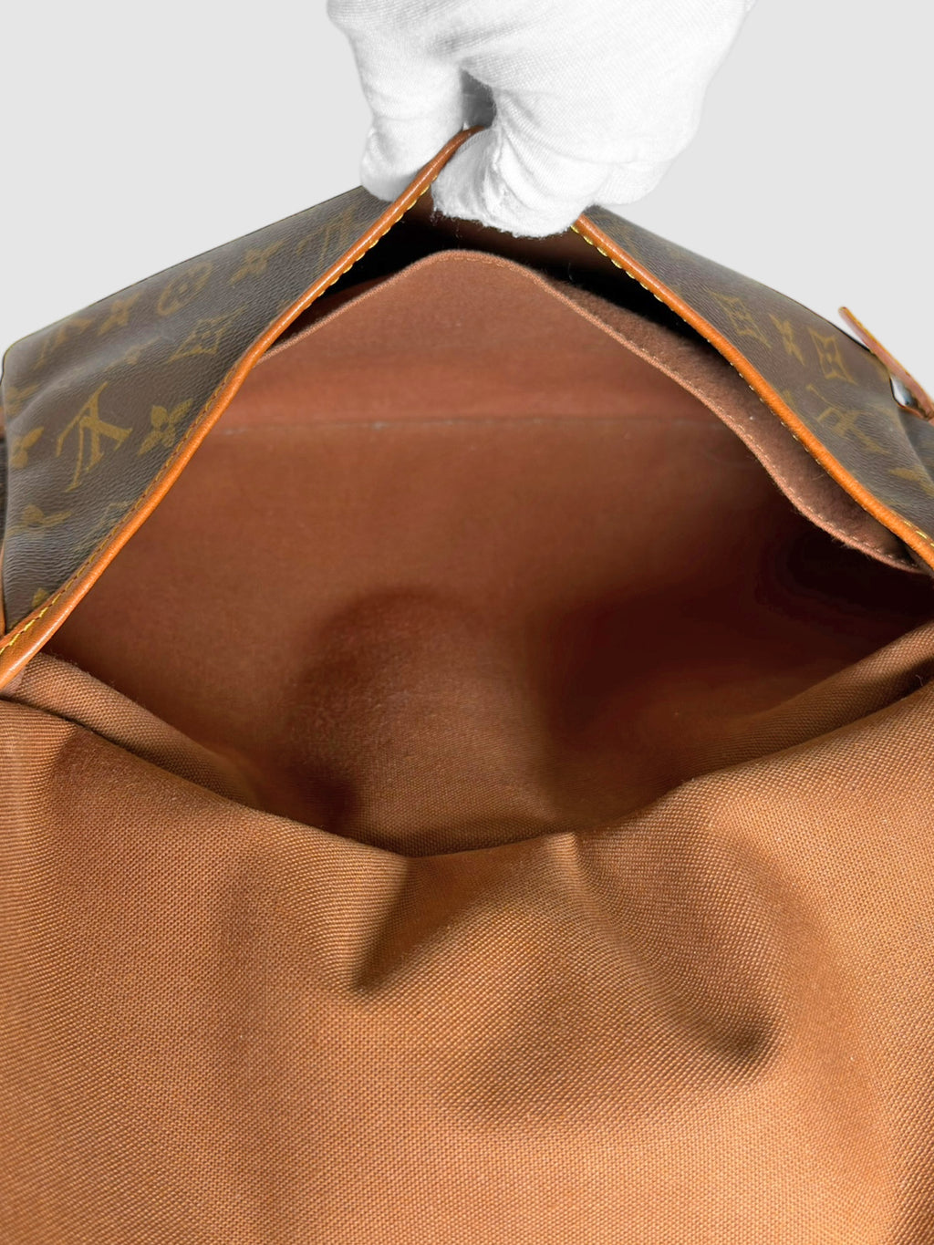 Saumer 30 Crossbody Bag