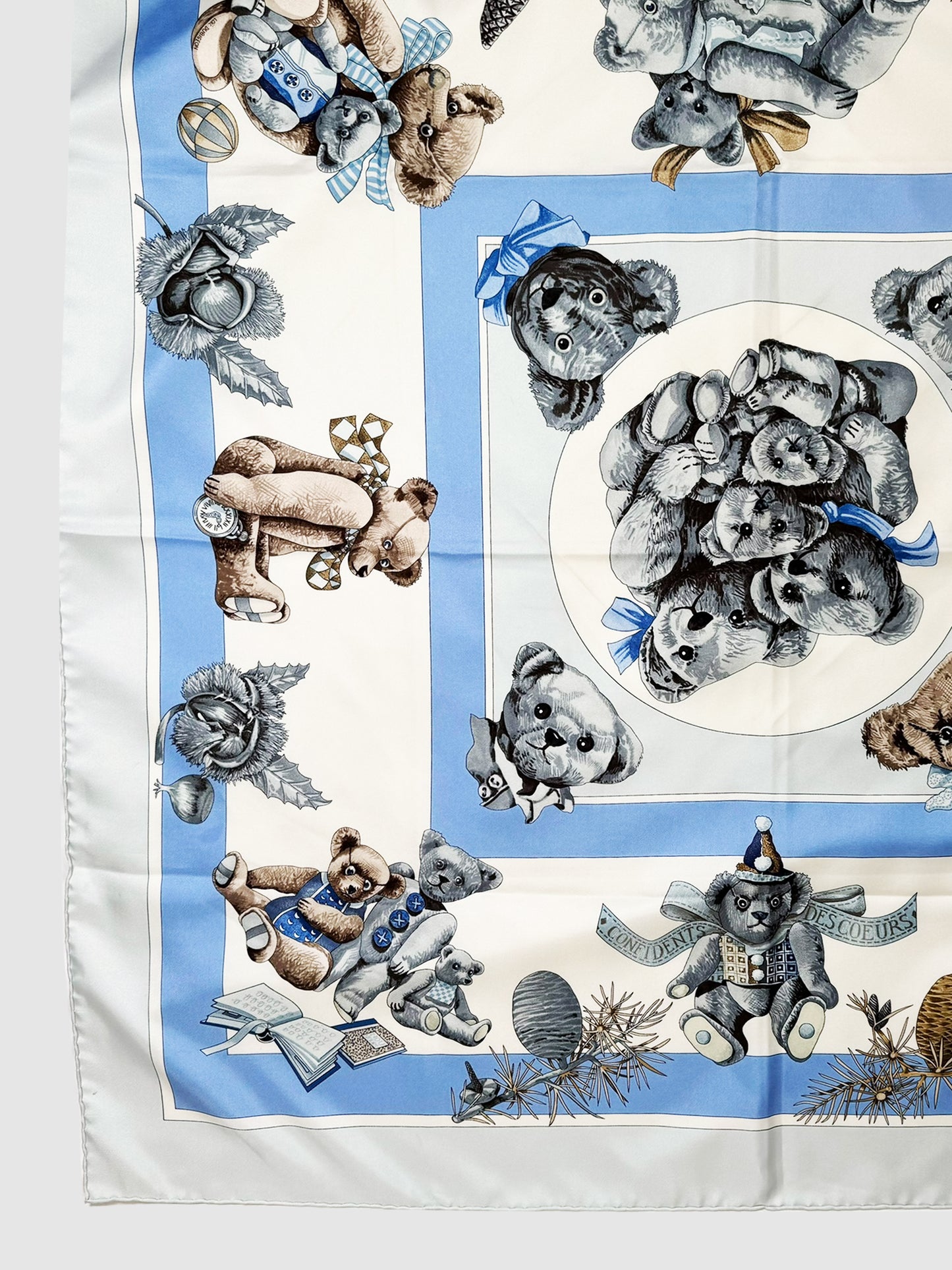 "Confidents Des Coeurs" Silk Scarf