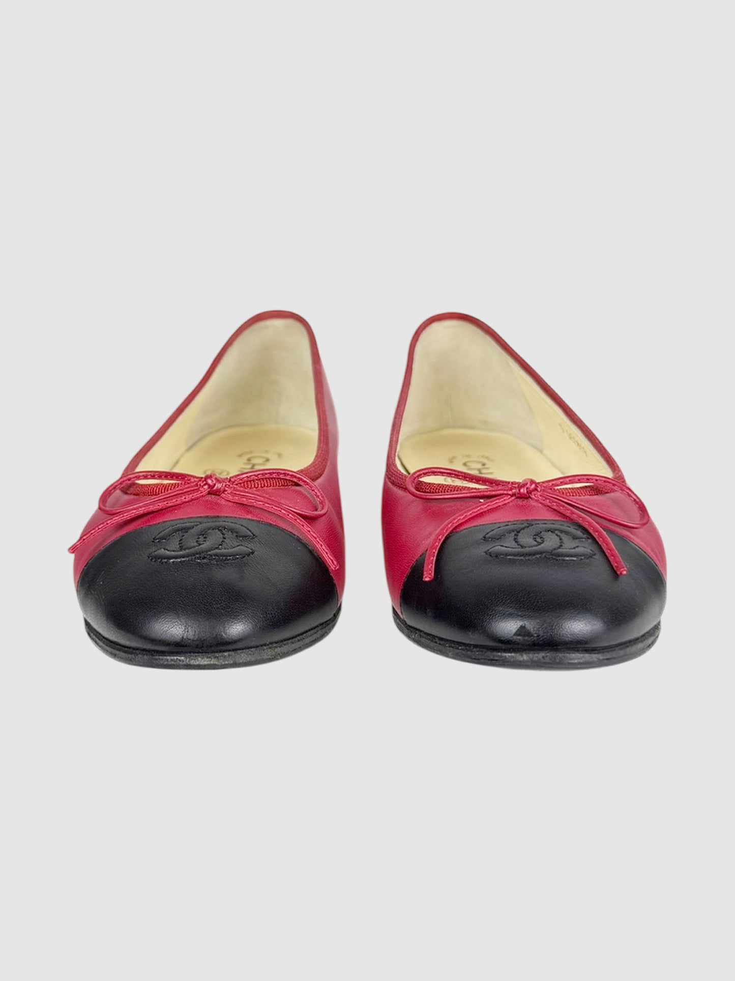 CC Cap Toe Leather Ballerina Flats - Size 37.5