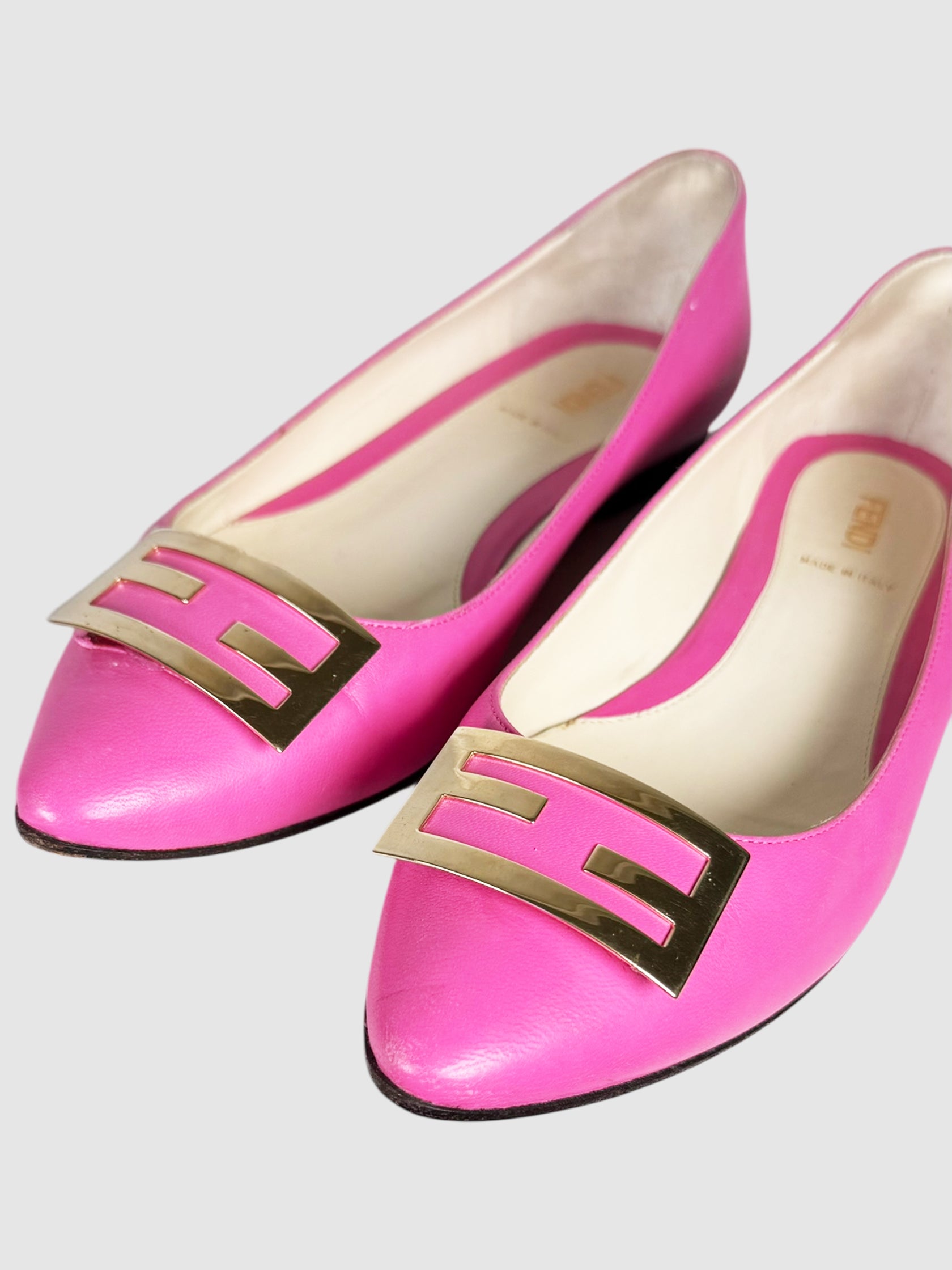 FF Plaque Leather Ballerina Flats