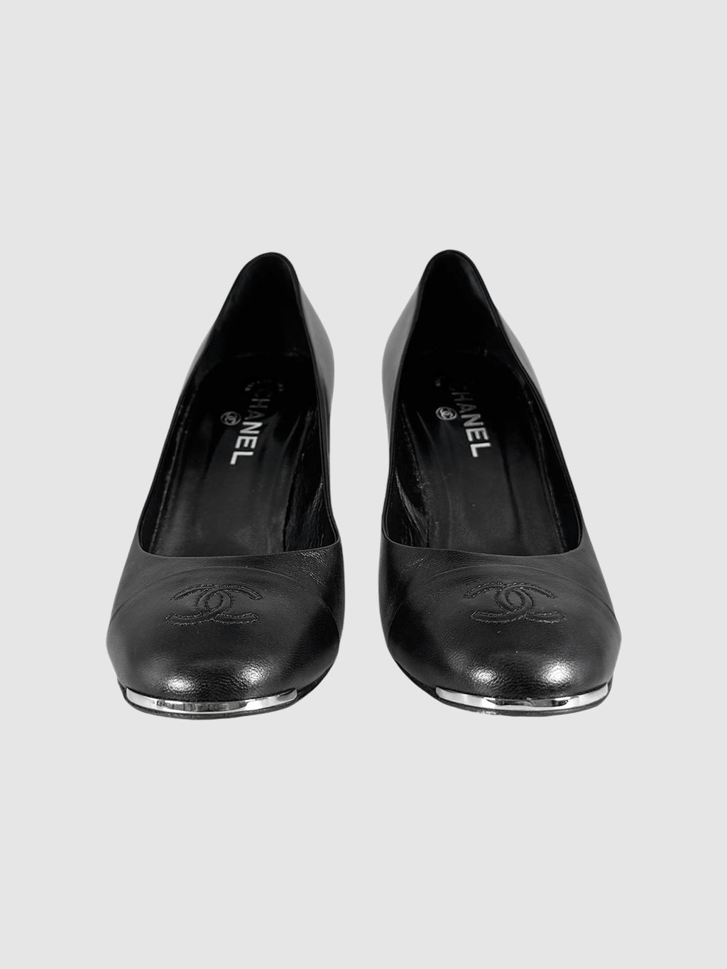 CC Metal Trim Leather Pumps - Size 40