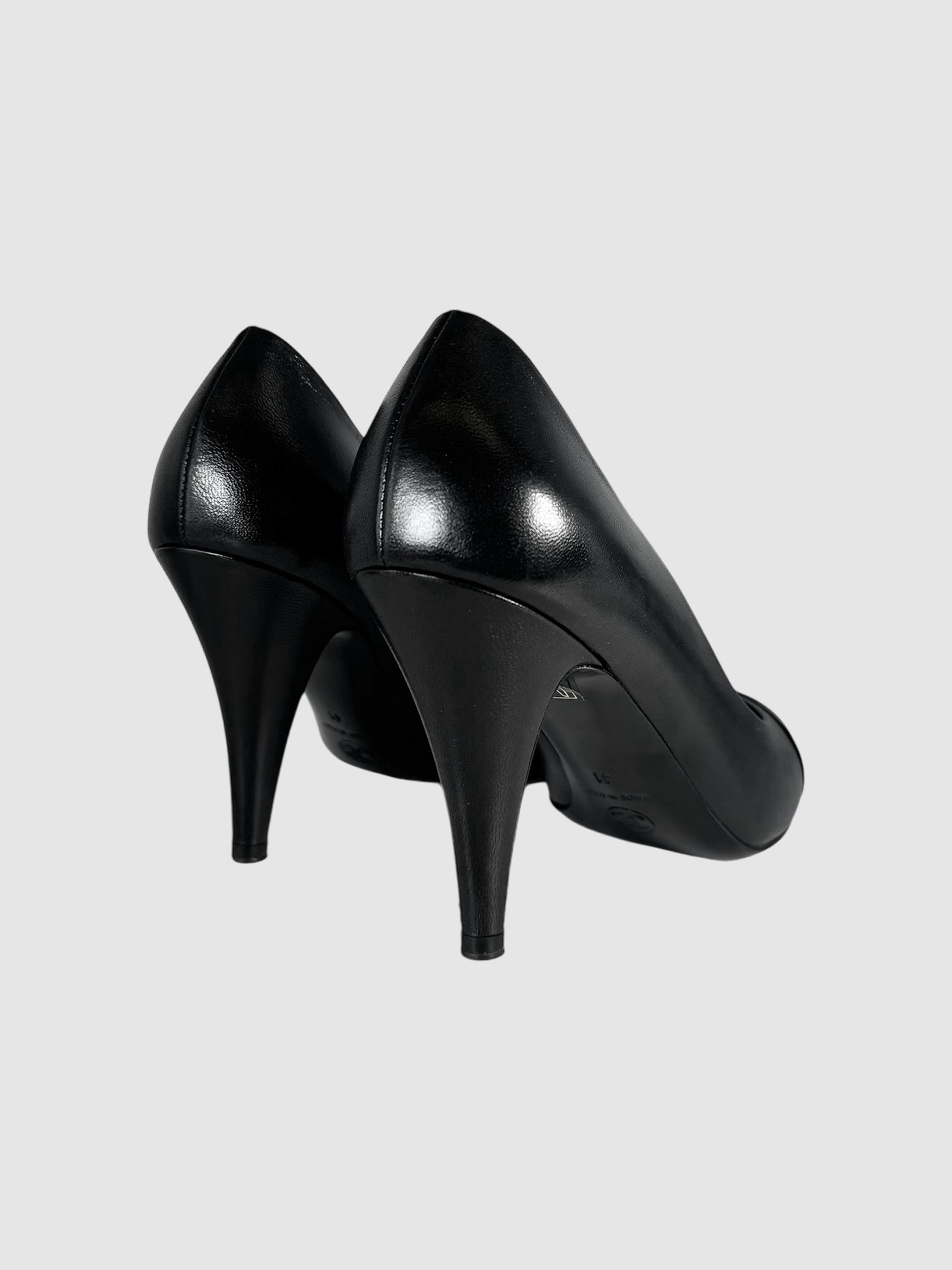 CC Metal Trim Leather Pumps - Size 40