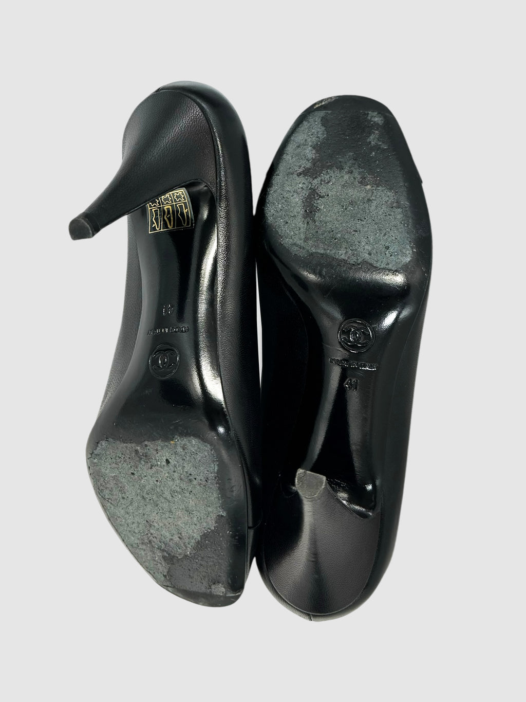 CC Metal Trim Leather Pumps - Size 40