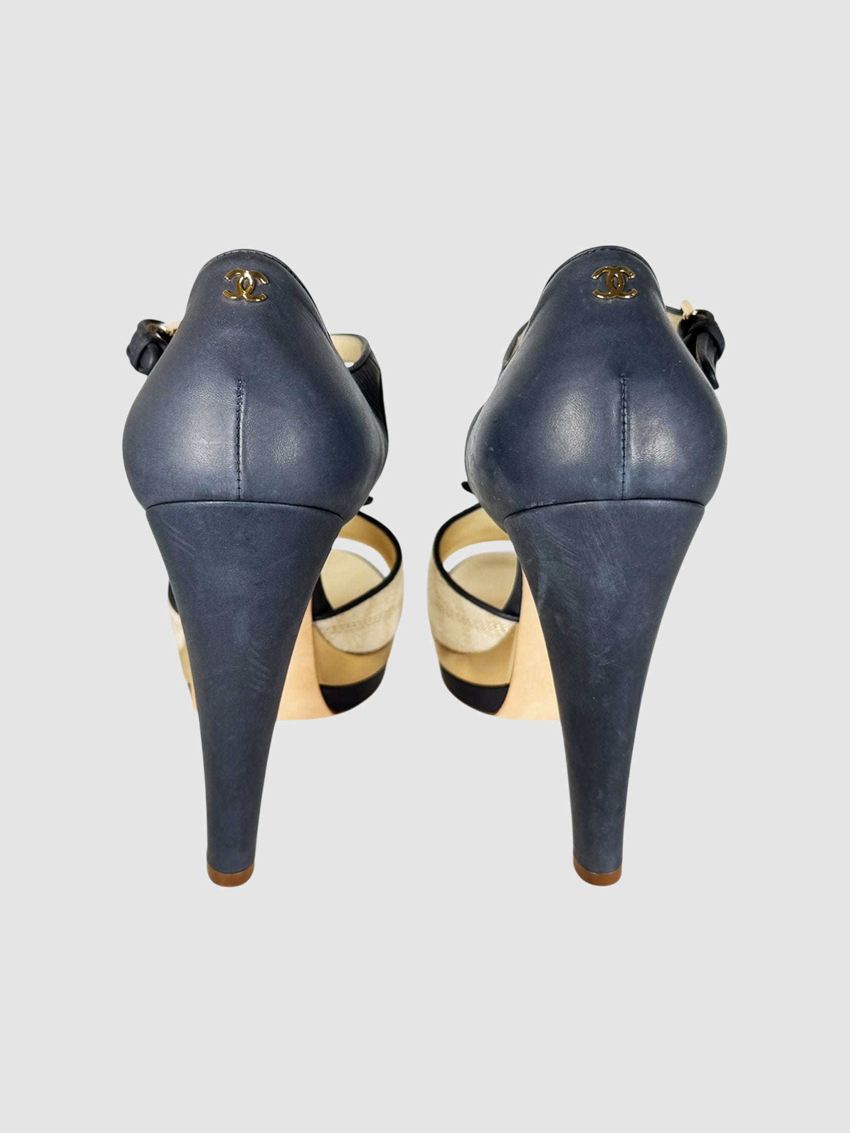 2014 Checkered Platform Pumps