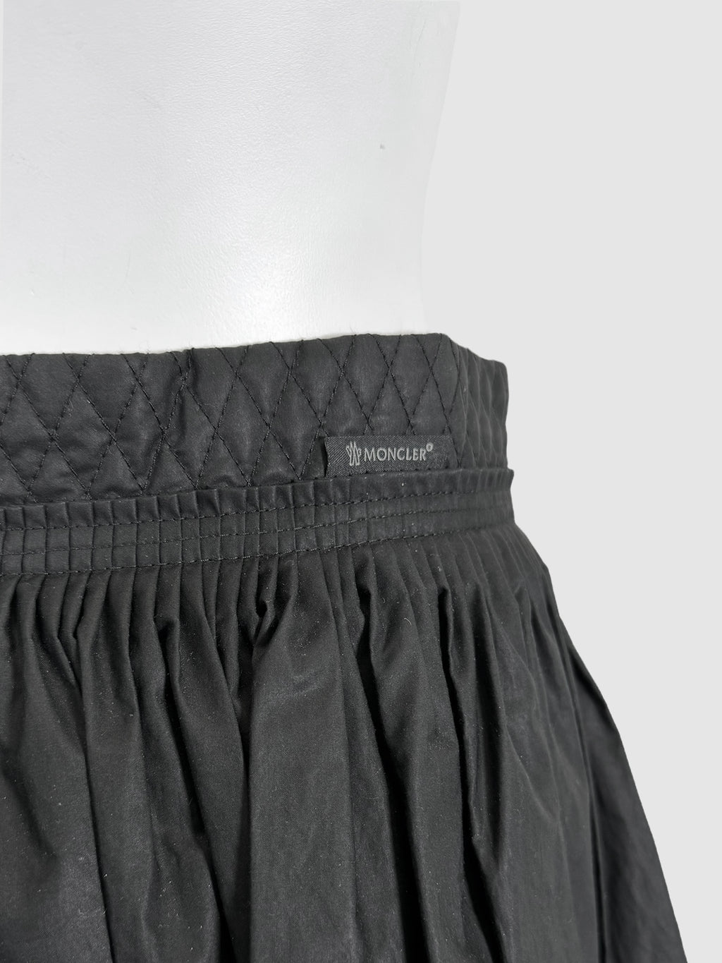 Gathered Knee Length Skirt - Size 42