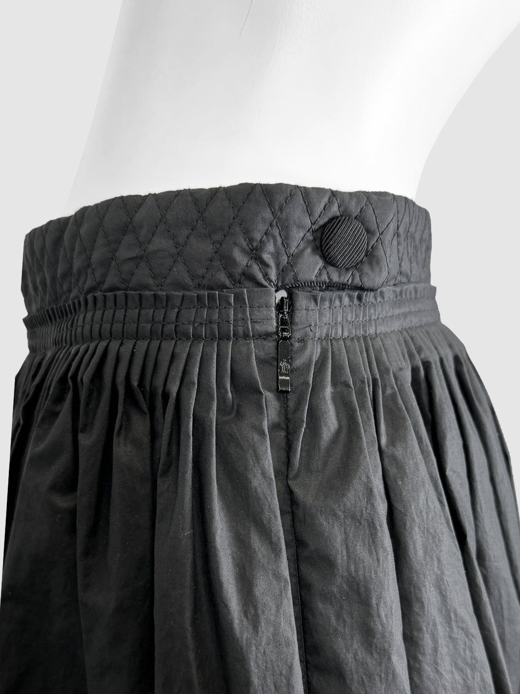 Gathered Knee Length Skirt - Size 42