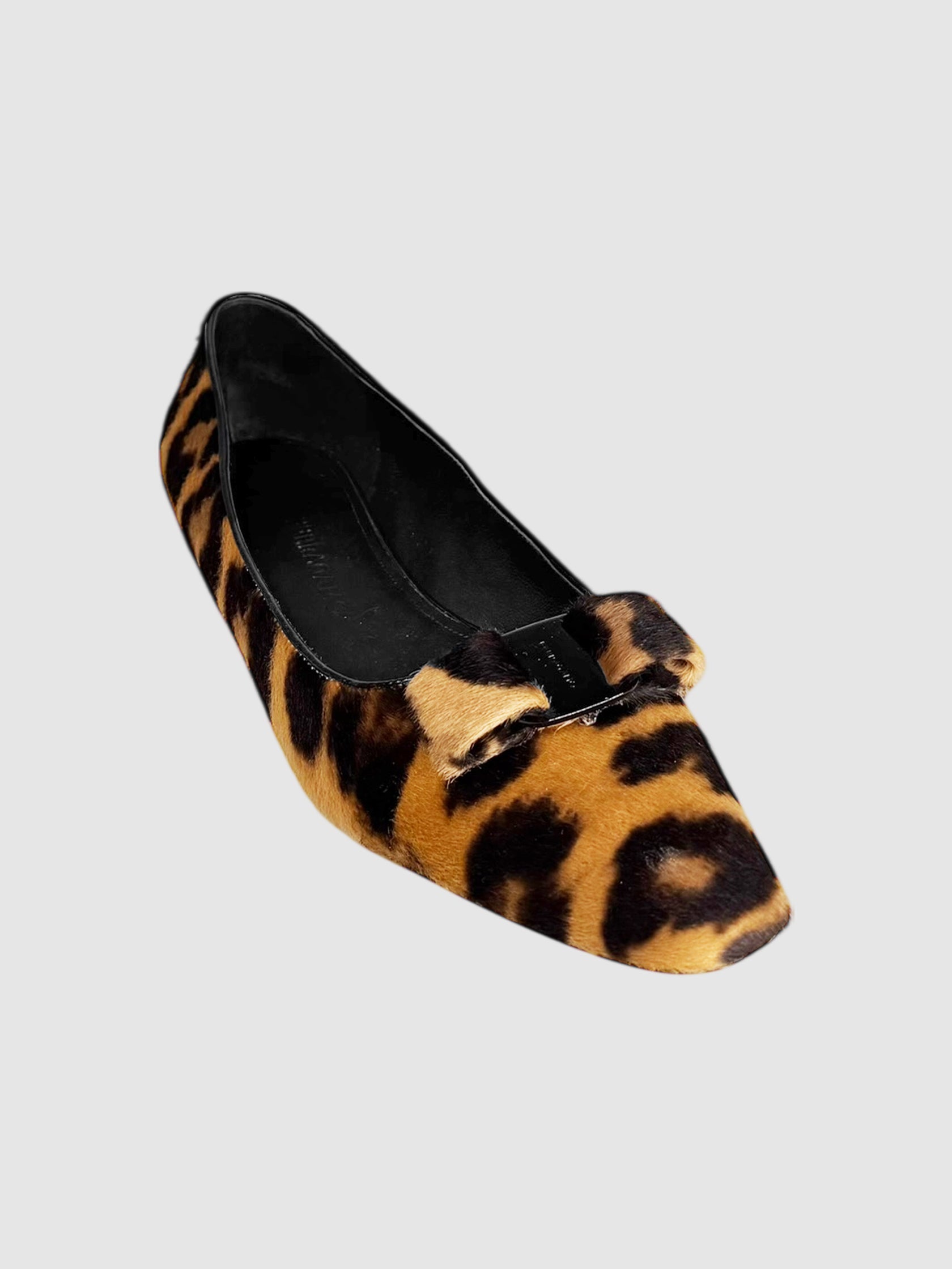 Leopard Siwar Flats