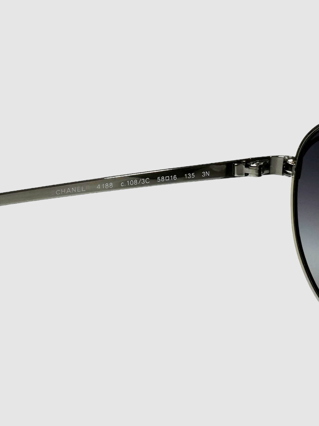Gradient Tint Aviator Sunglasses