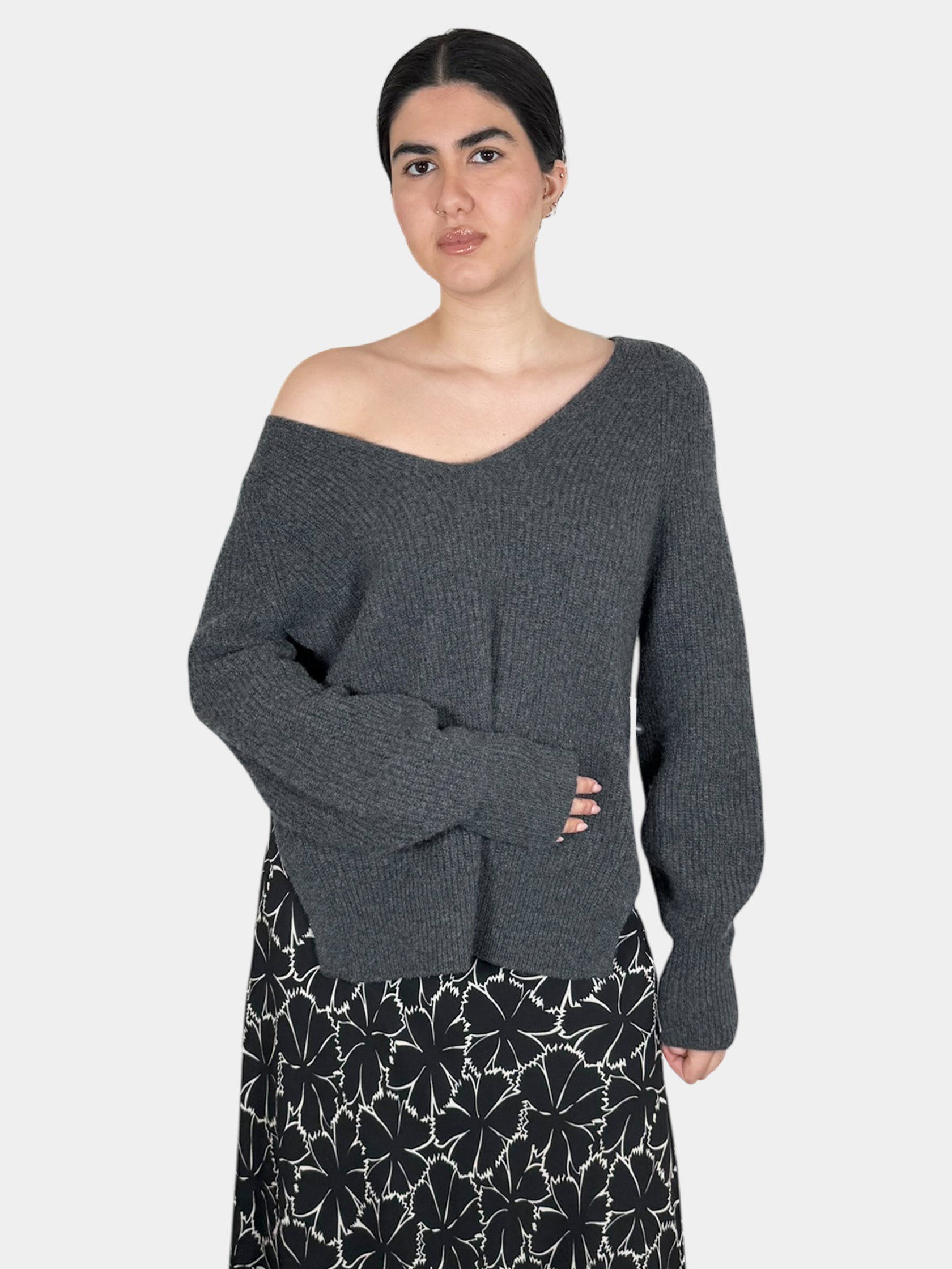 Cashmere V-Neck Sweater - Size L