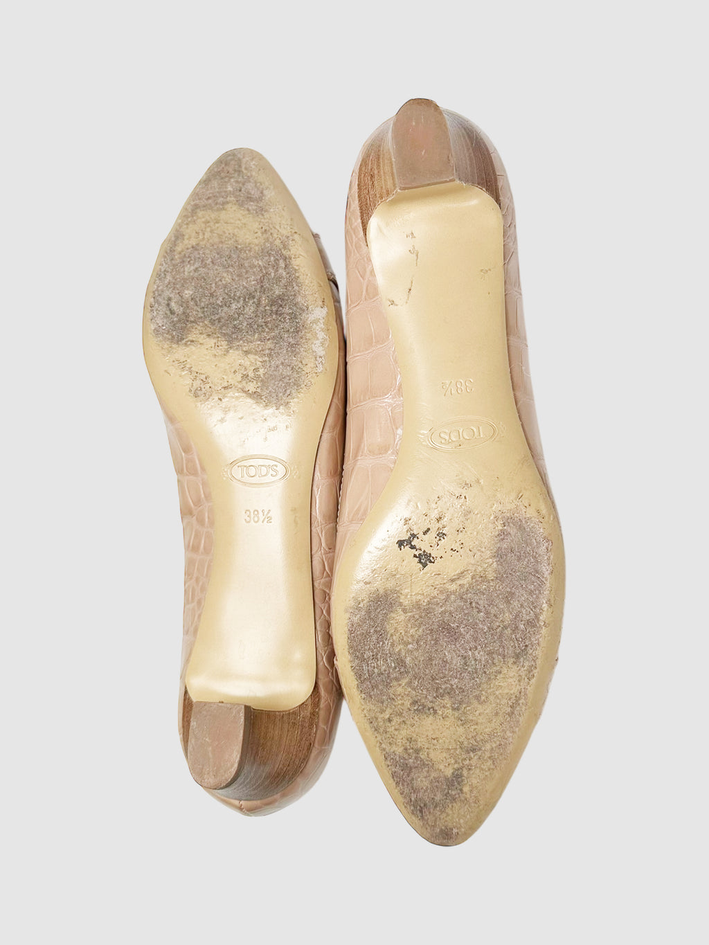 Embossed Leather Pumps