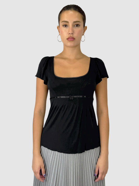 Scallop Trim Top