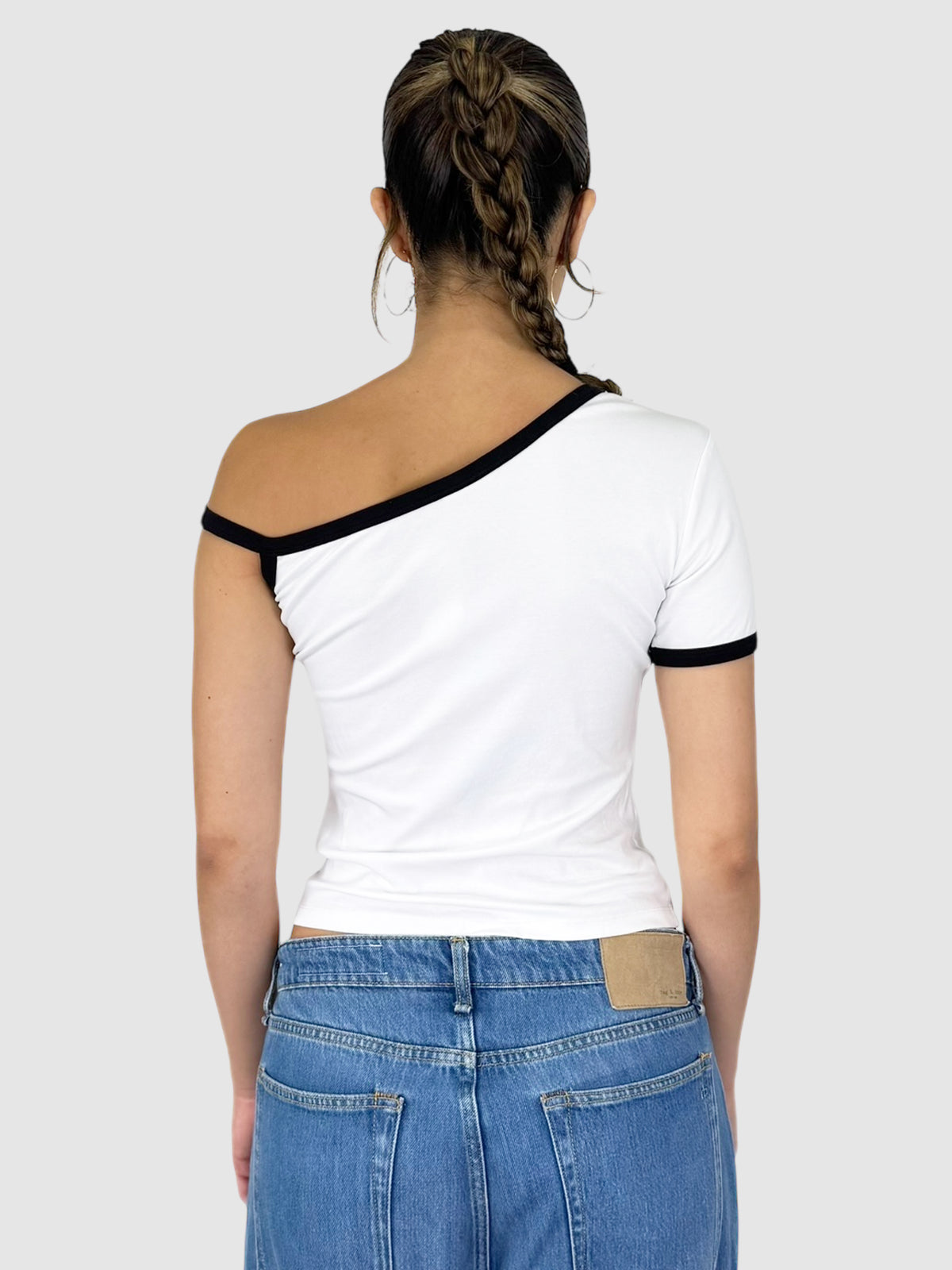 Slanting Top COURRÈGES Slant Shoulder Top - Size L – Second Nature Boutique