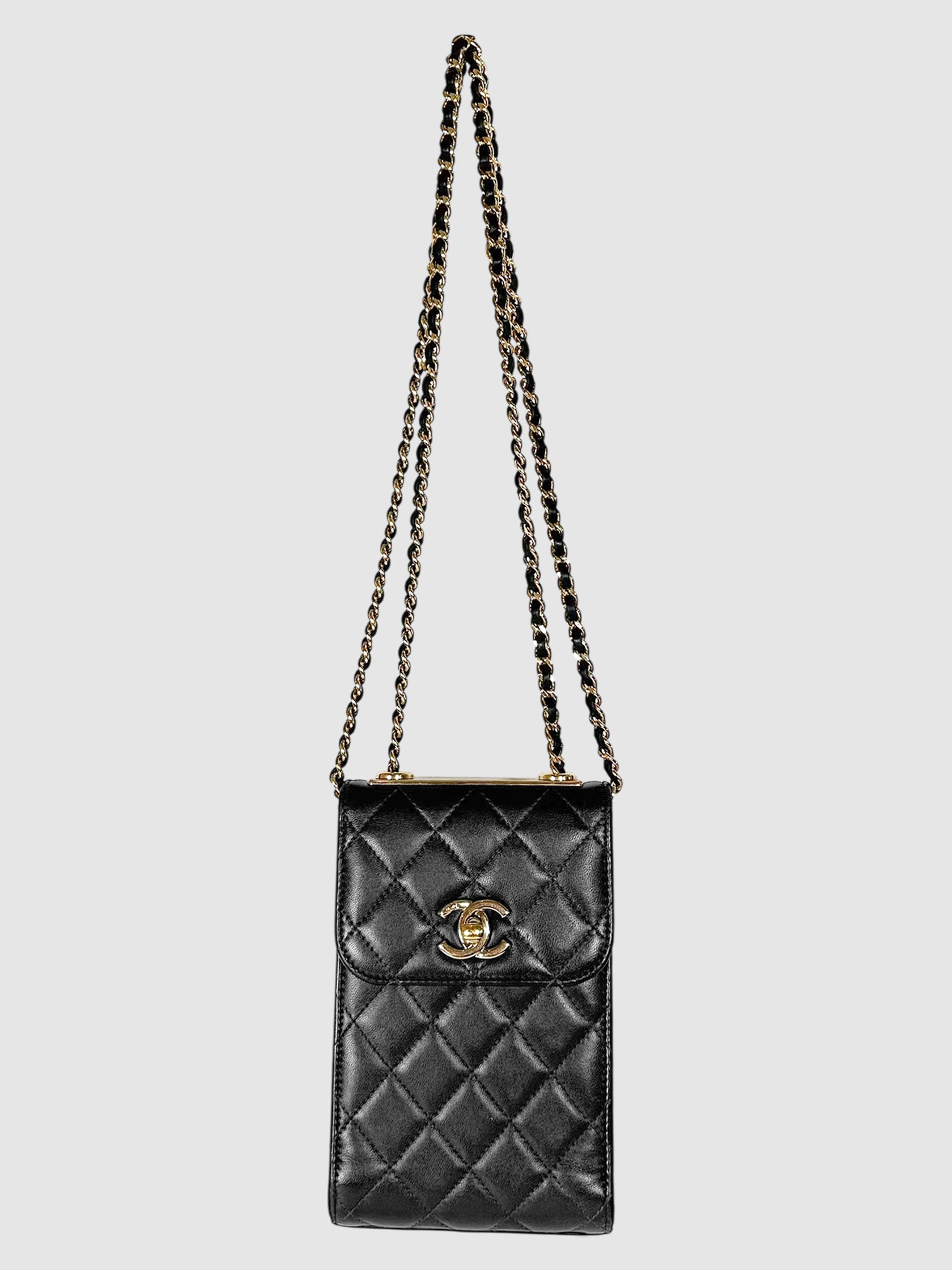 2016-2017 CC Trendy Phone Holder