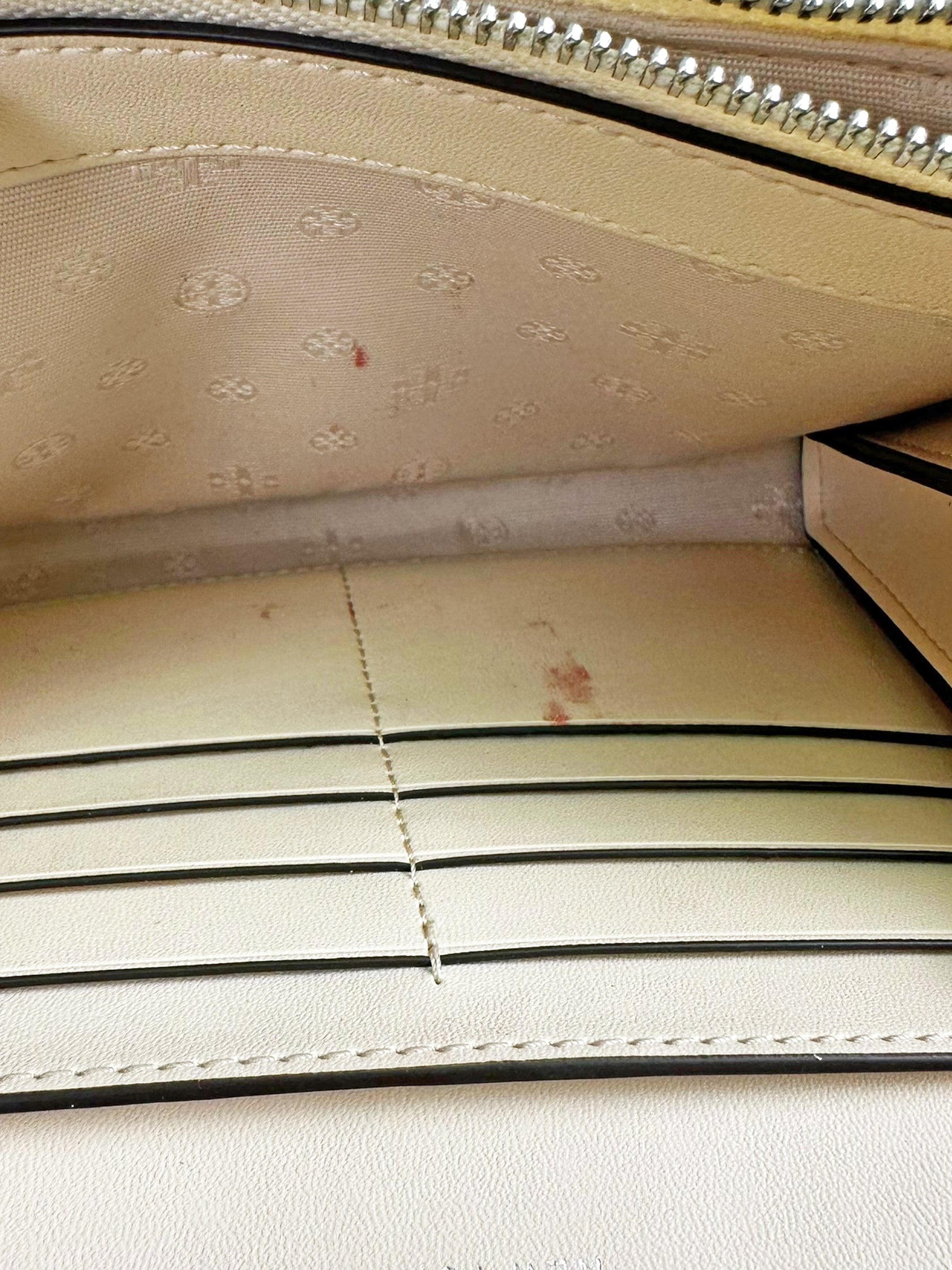 Quilted Willa Wallet on Chain