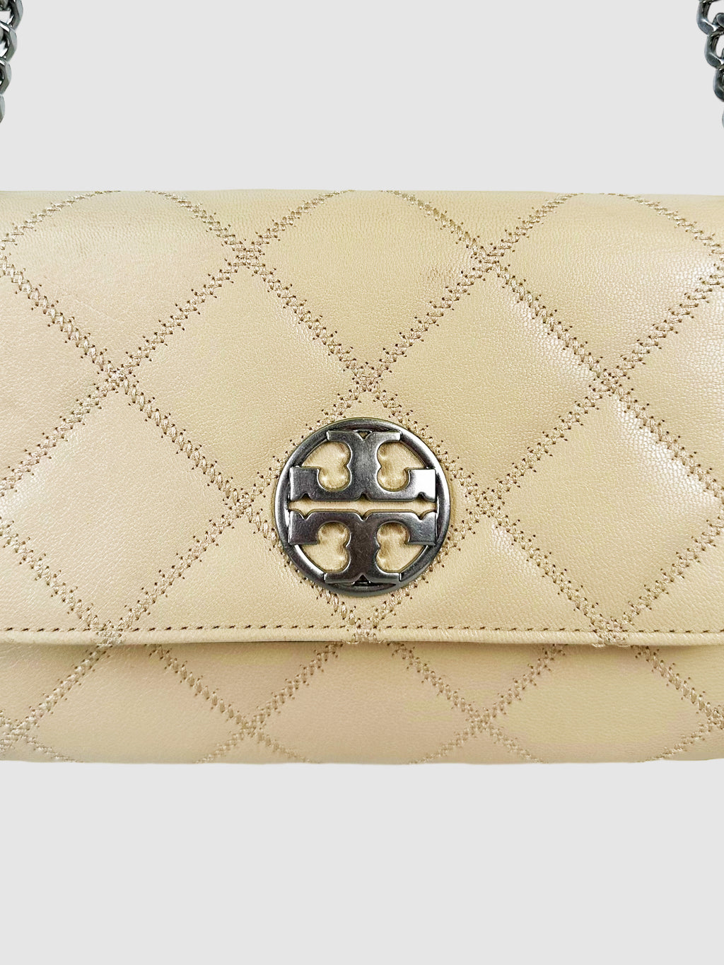 Quilted Willa Wallet on Chain