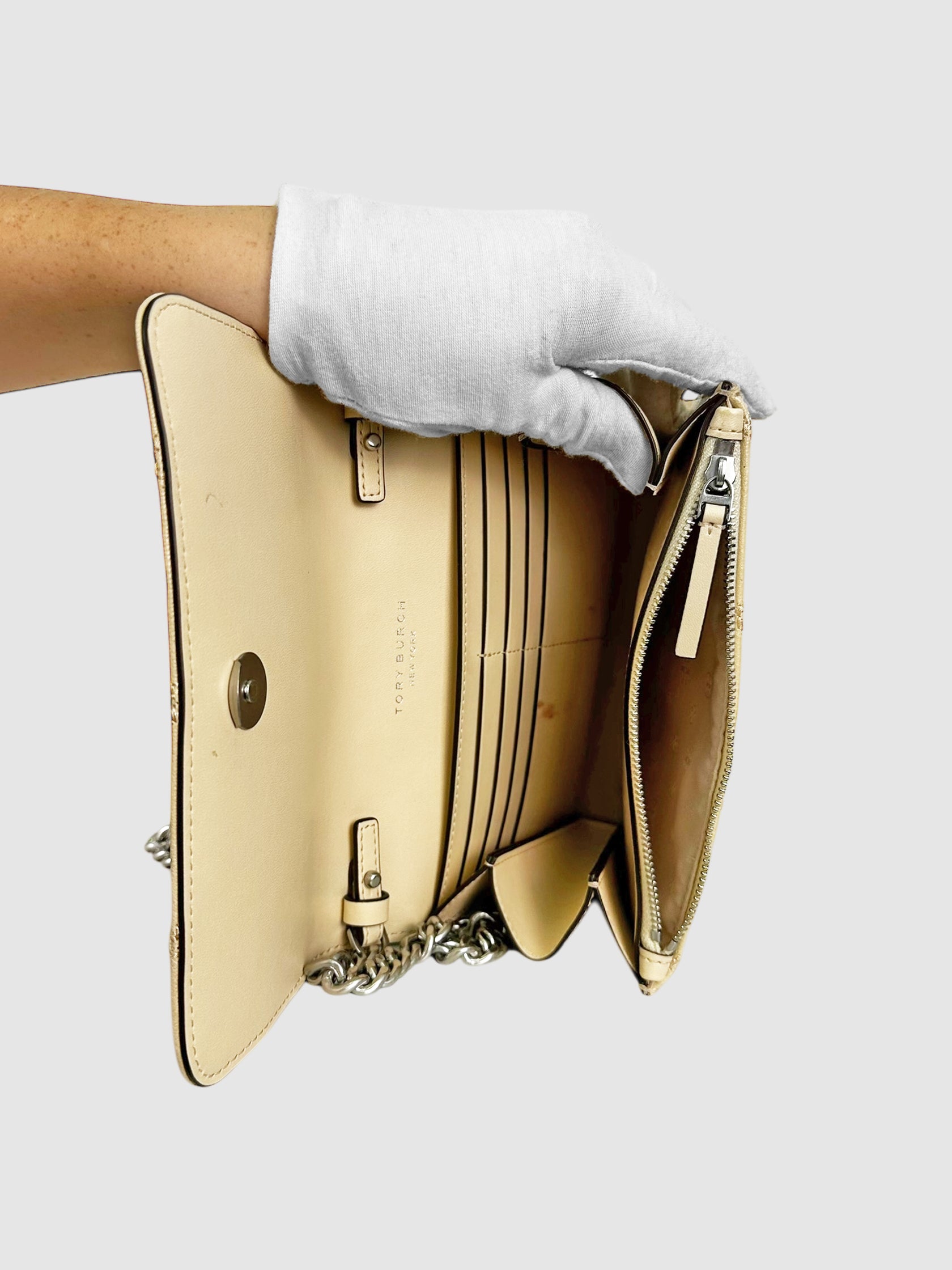 Quilted Willa Wallet on Chain