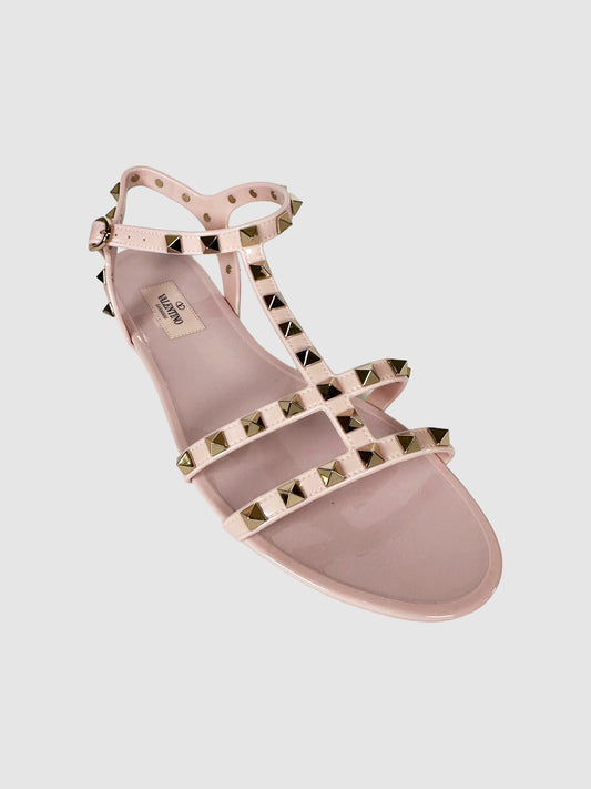 Valentino Blush Pink Rubber Rockstud T-Strap Flat Sandals Size 40 Consignment Secondhand Designer Luxury Resale Toronto Trendy