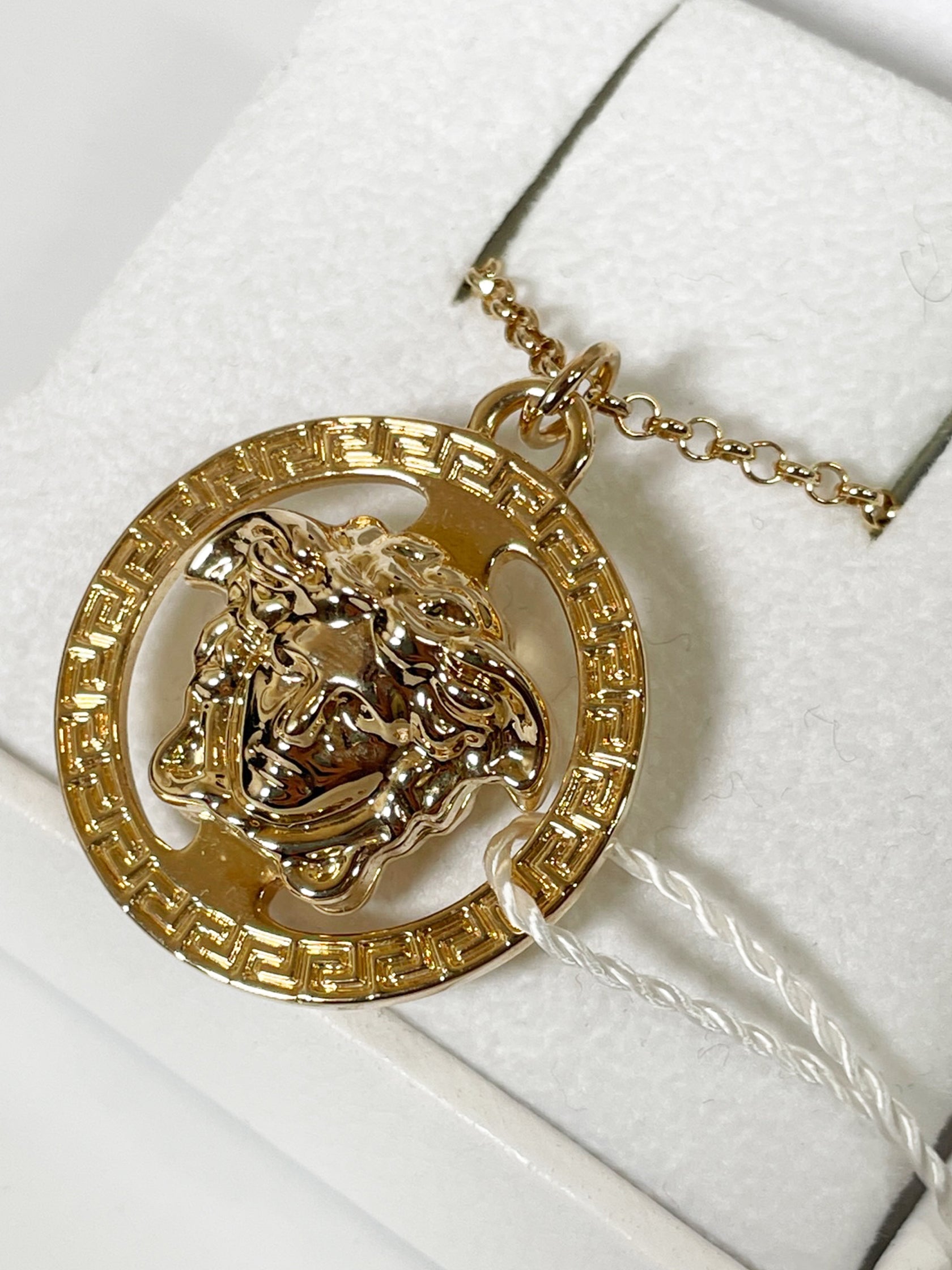 Medusa Greca Chain Bracelet