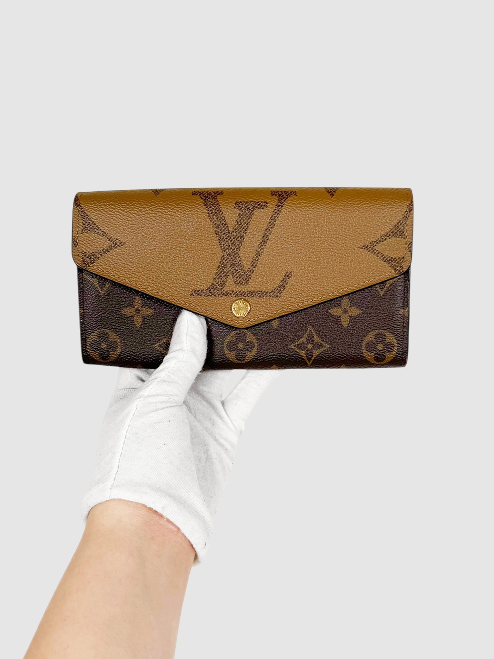 Reverse Monogram Sarah Wallet