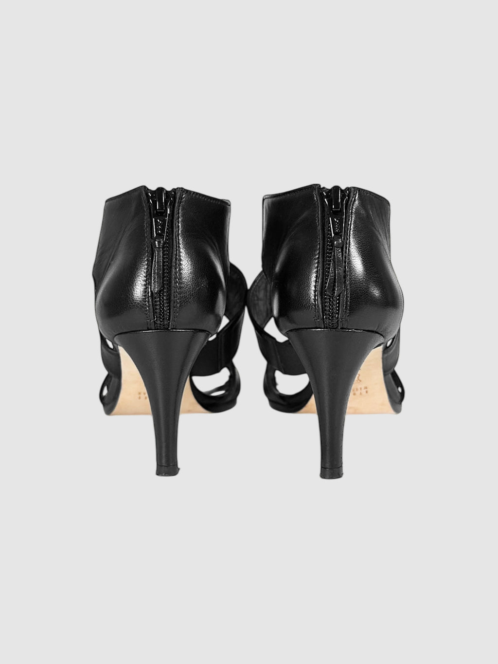 Leather Hugme Pumps