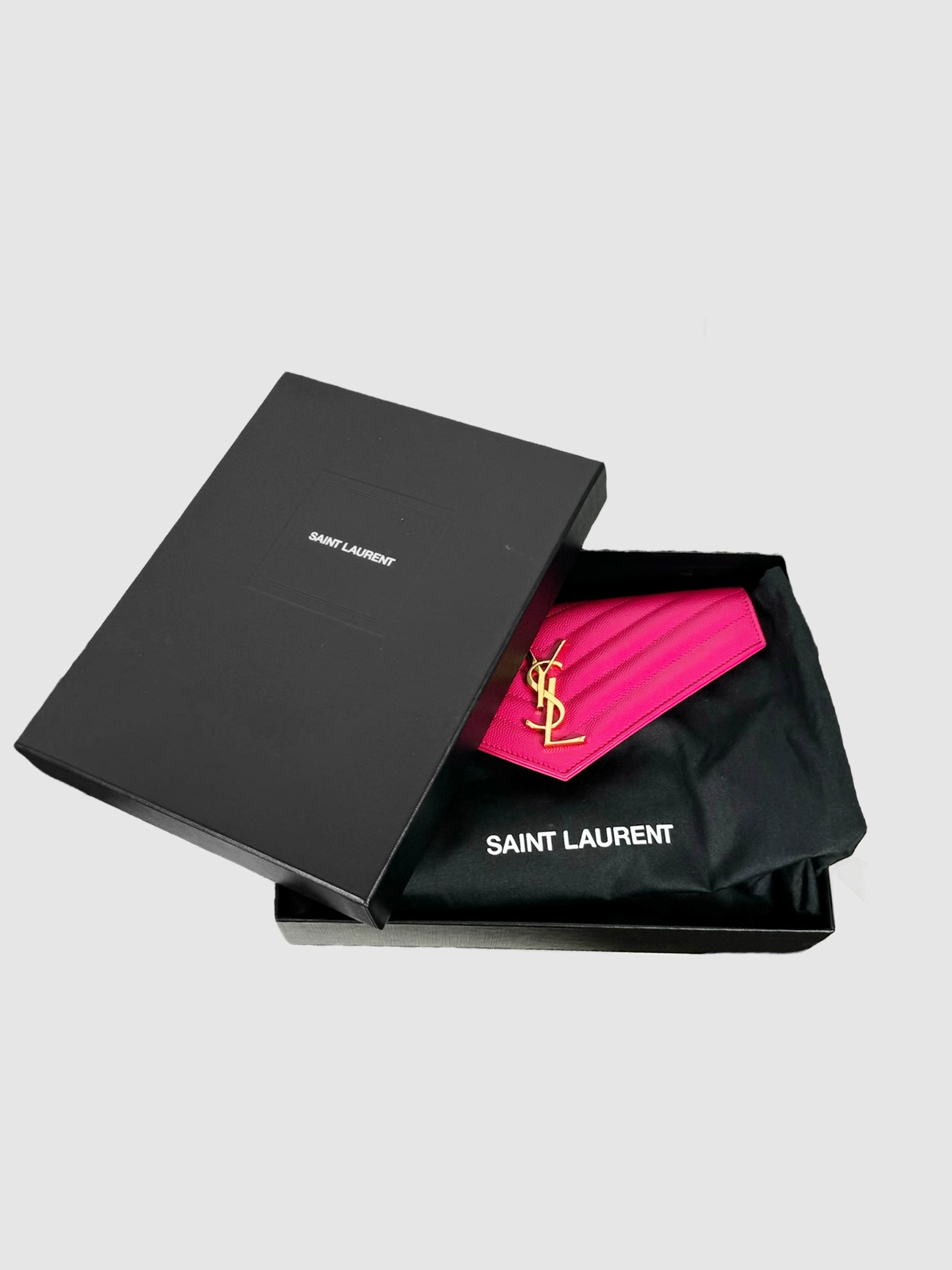 Cassandre Leather Wallet on Chain