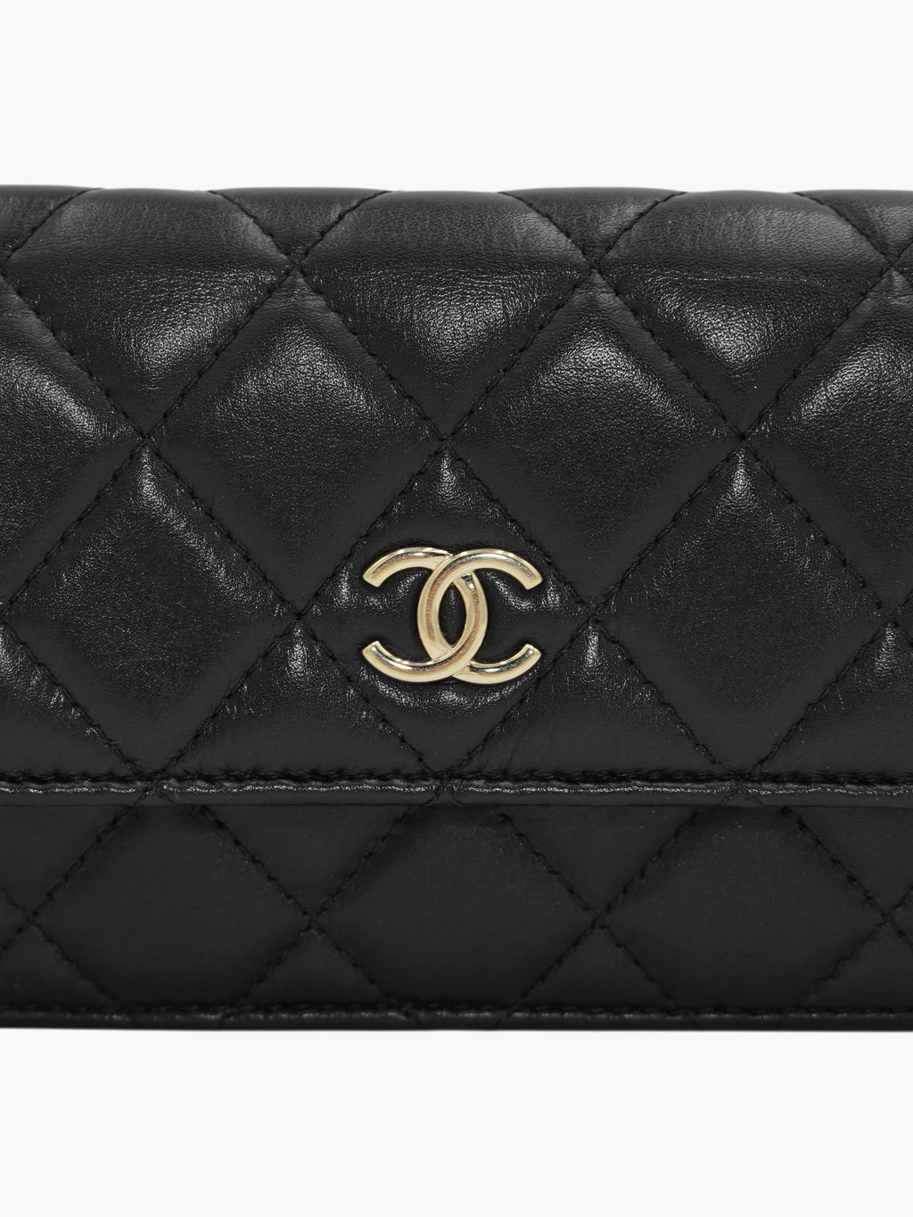 Faux Pearl Chain Wallet