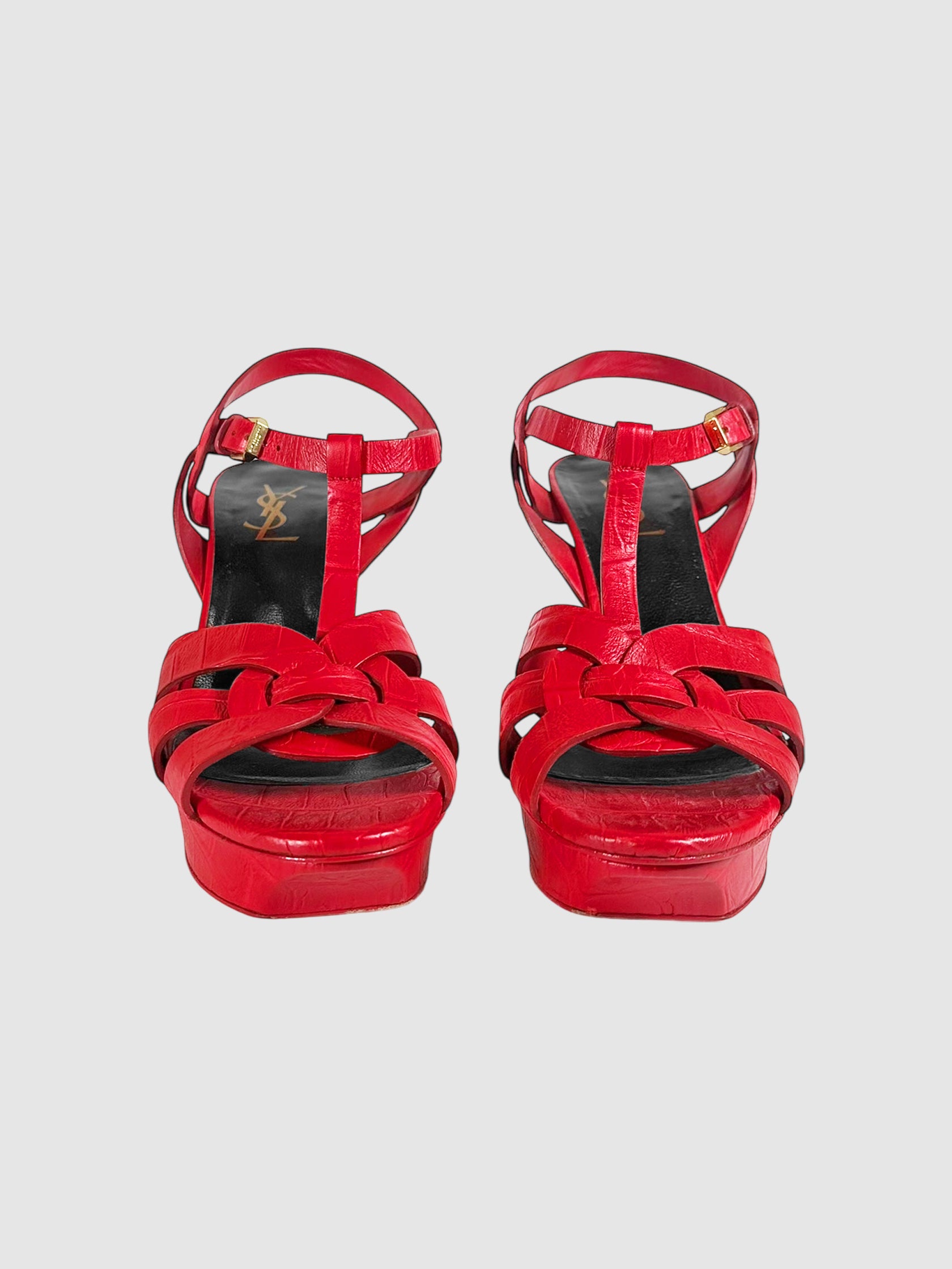 Embossed Tribute Pumps