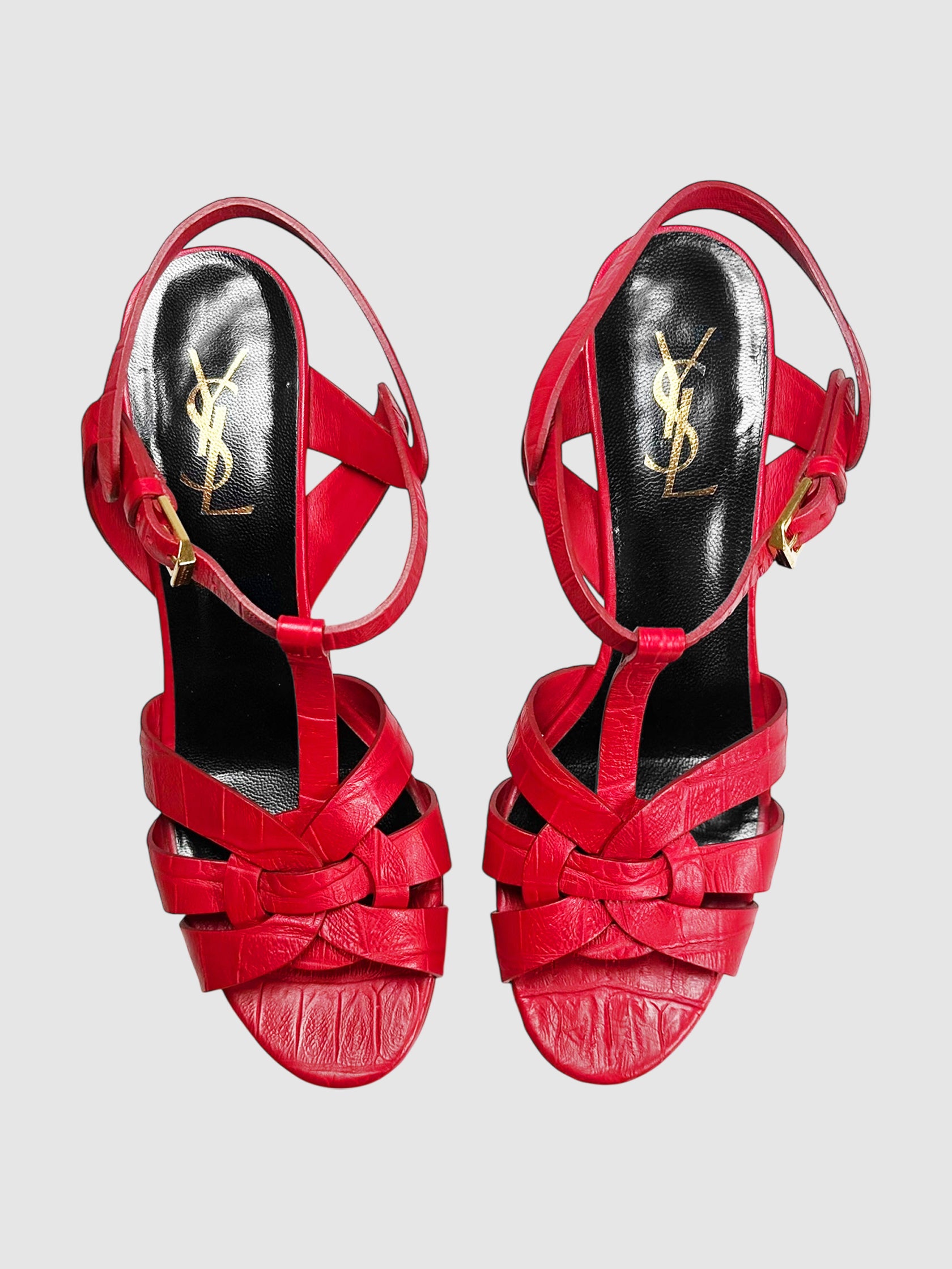 Embossed Tribute Pumps