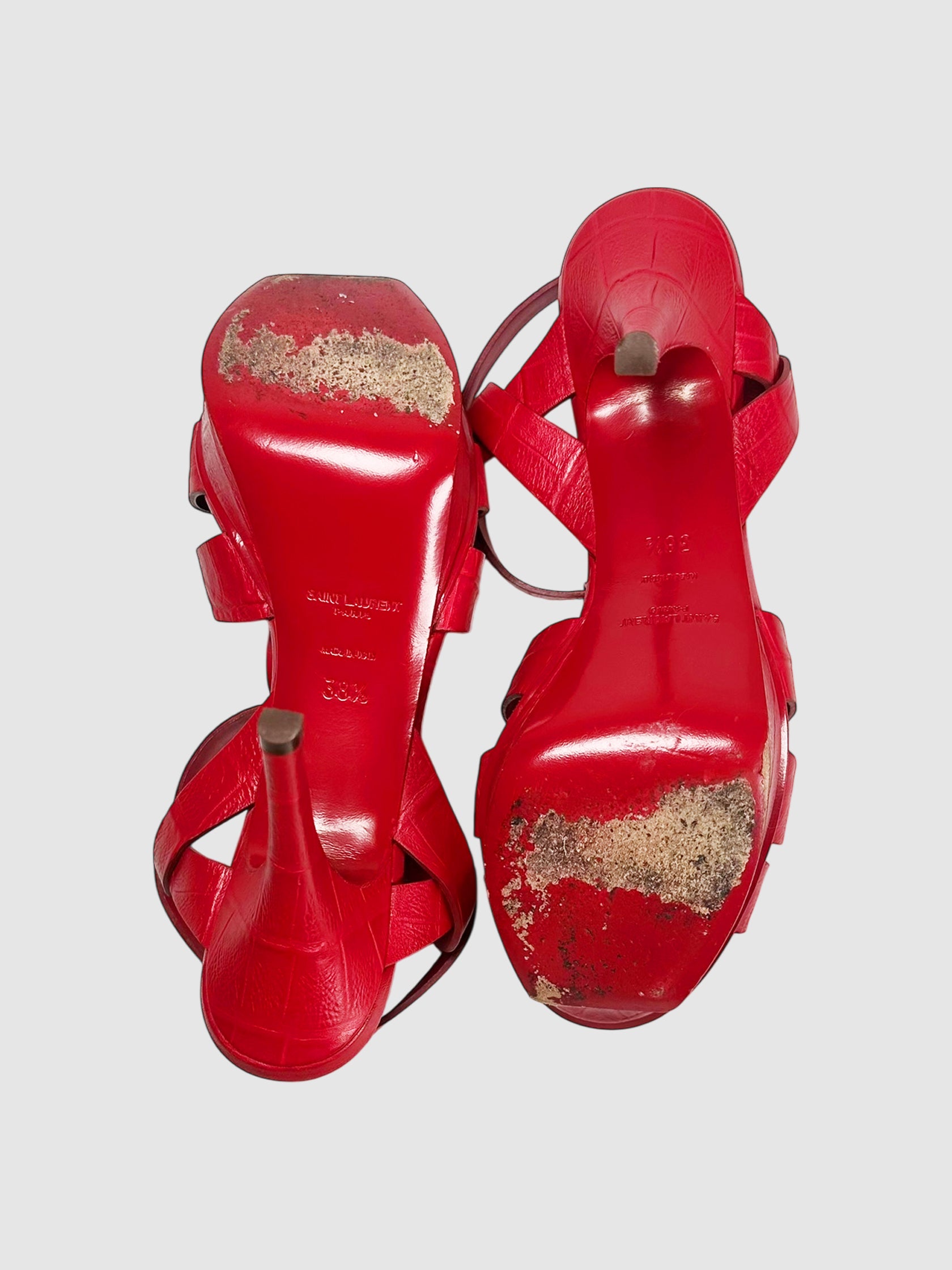 Embossed Tribute Pumps