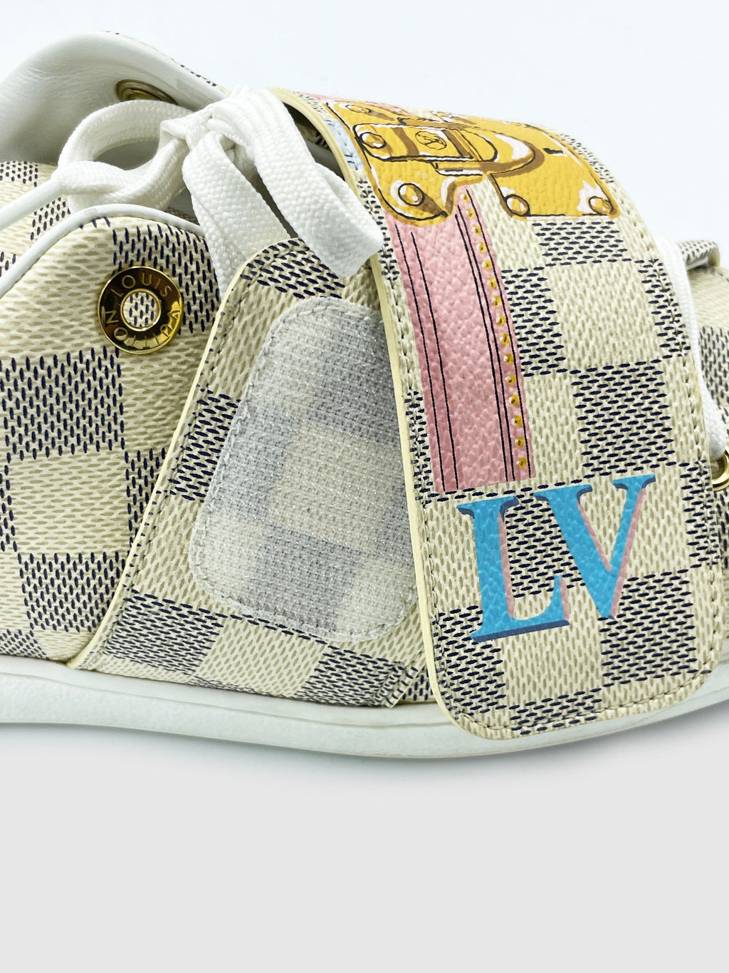 Louis Vuitton - Size 39 - Second Nature Boutique